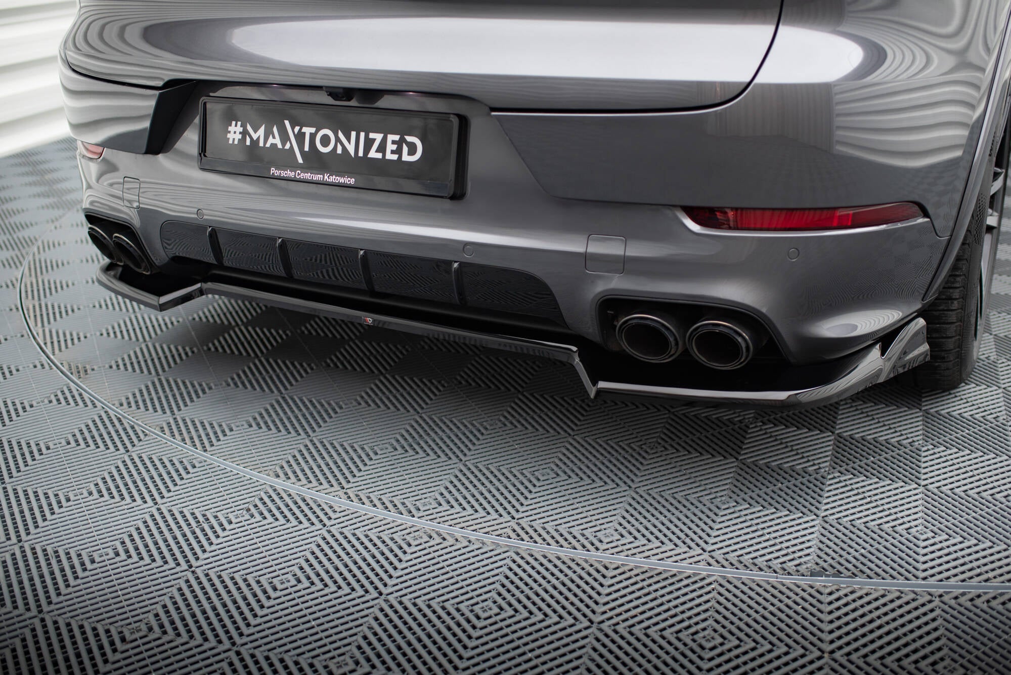 Maxton Design Heckansatz Porsche Cayenne Sport Design / Turbo SUV / Coupe Mk3 Facelift schwarz Hochglanz für Porsche Cayenne Mk3 Facelift