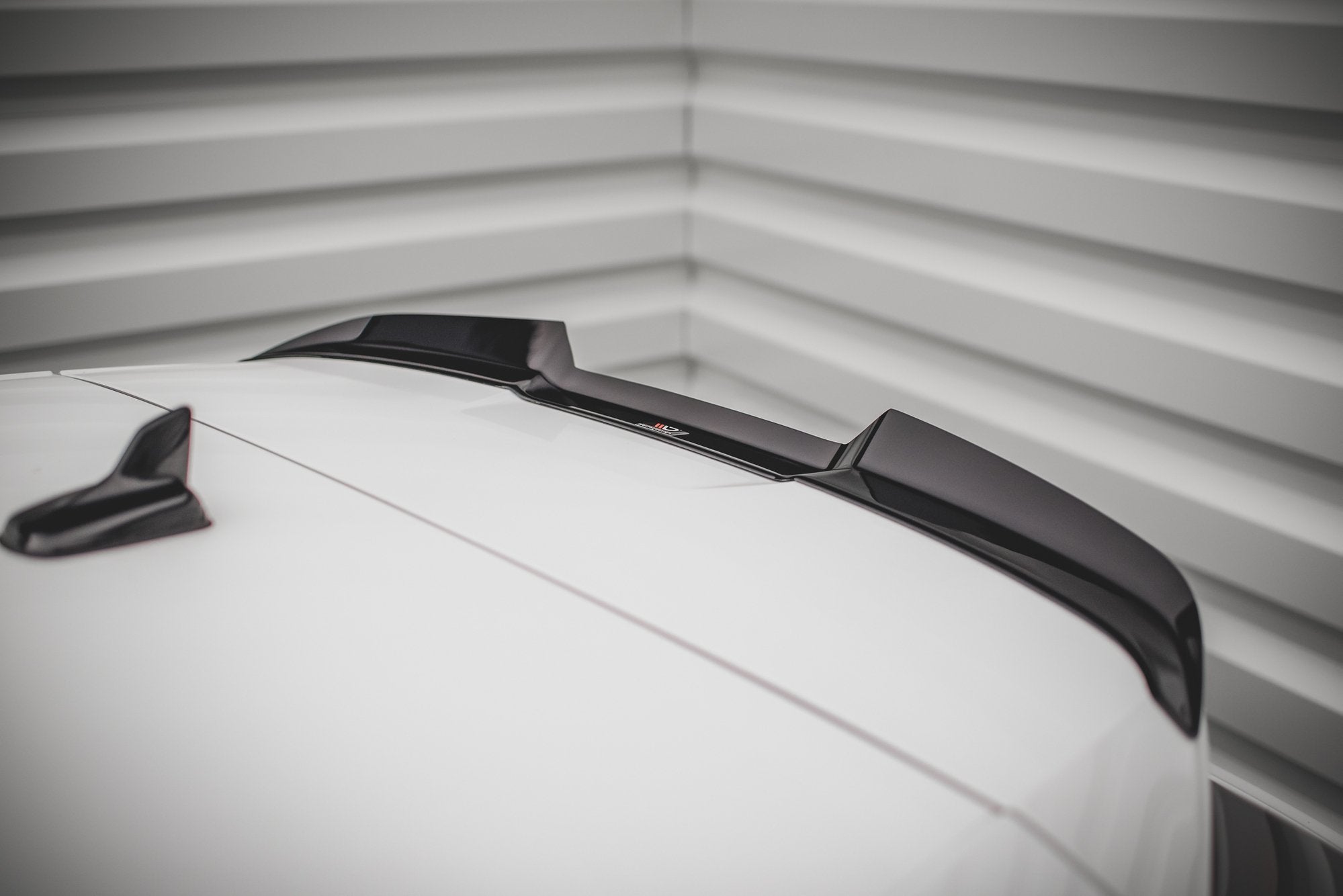Maxton Design Spoiler CAP V.1 passend für Audi RS3 / S3 / A3 S-Line Sportback 8Y schwarz Hochglanz