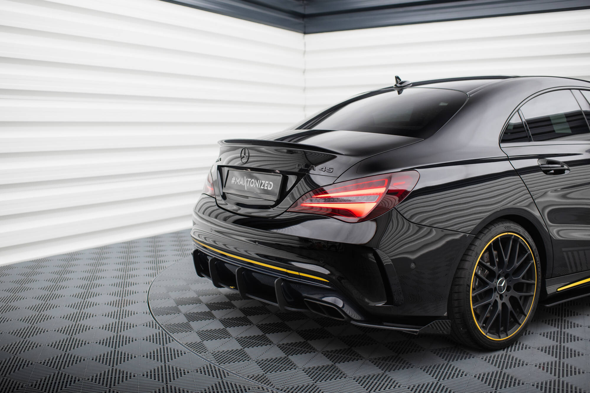 Maxton Design Street Pro Heckschürze passend für Mercedes-AMG CLA 45 C117 Facelift
