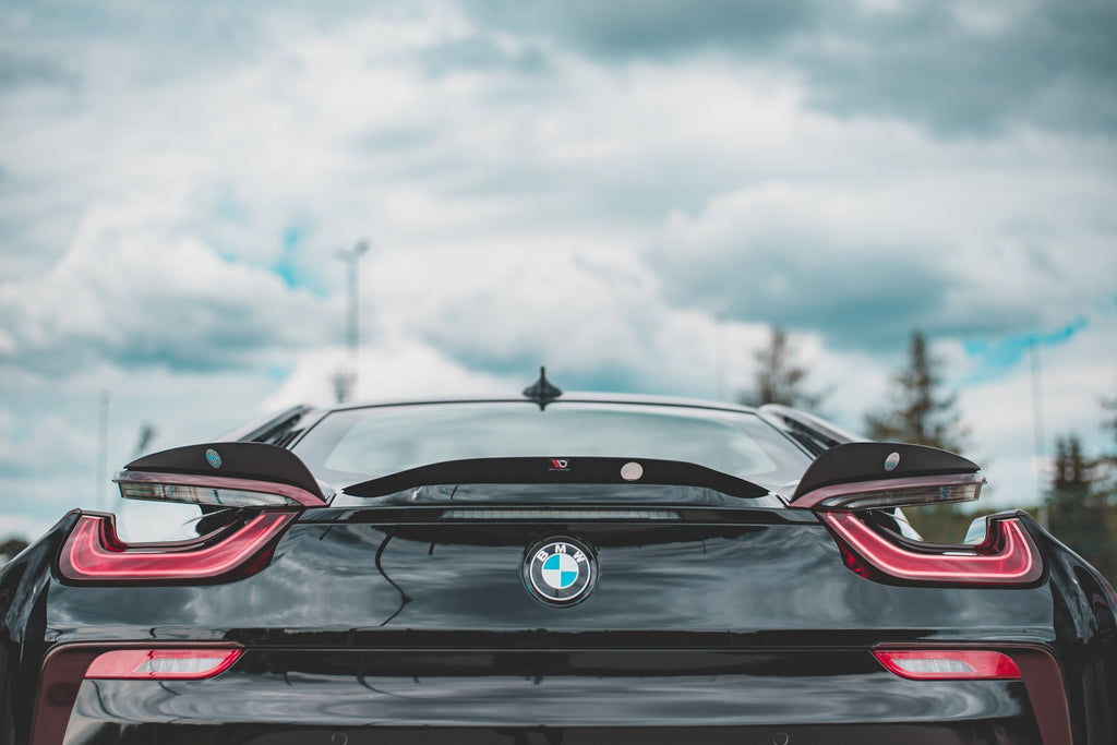 Maxton Design Zentrale Spoiler CAP passend für BMW i8 schwarz Hochglanz