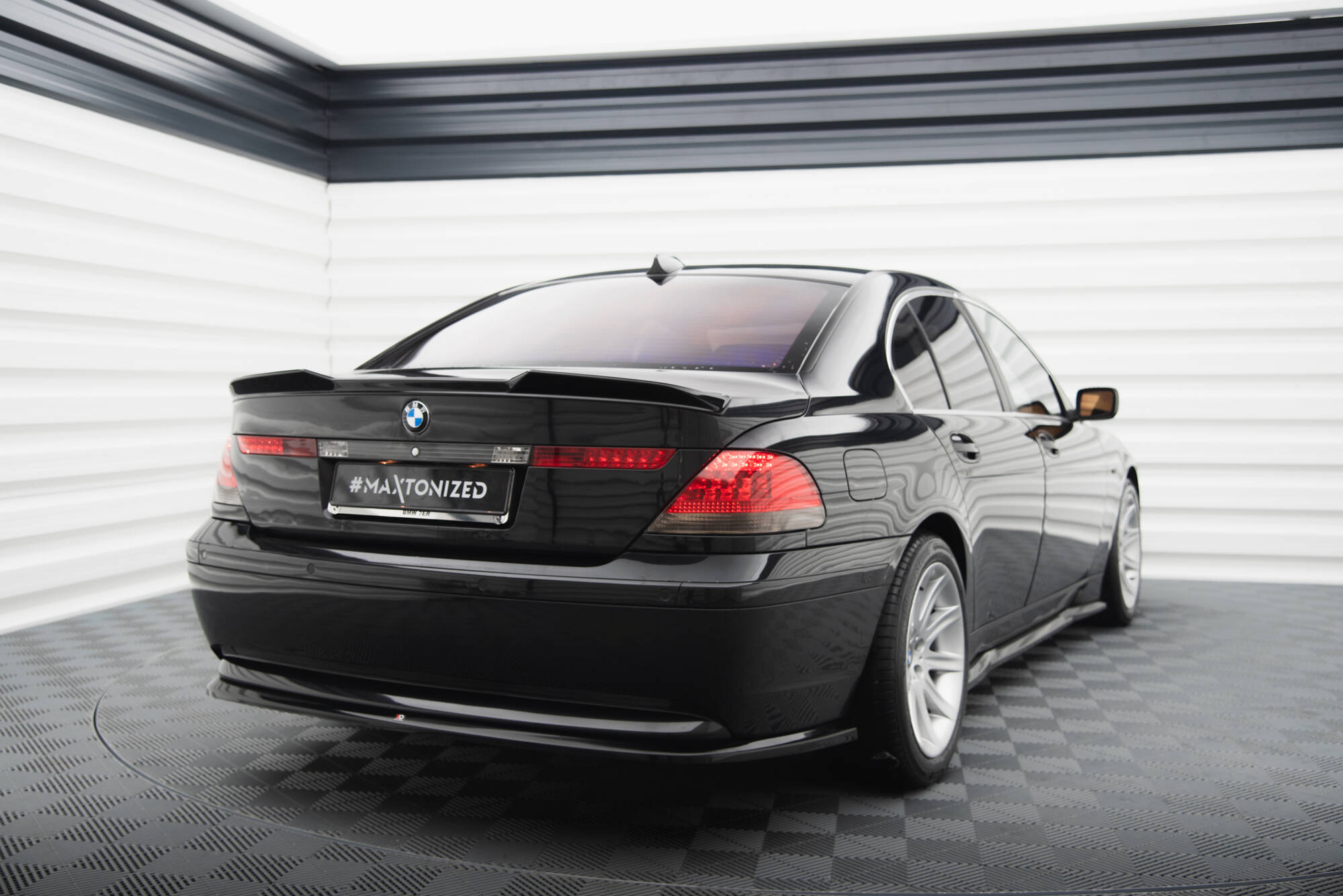 Maxton Design Heckansatz BMW 7 E65 schwarz Hochglanz für BMW 7er E65