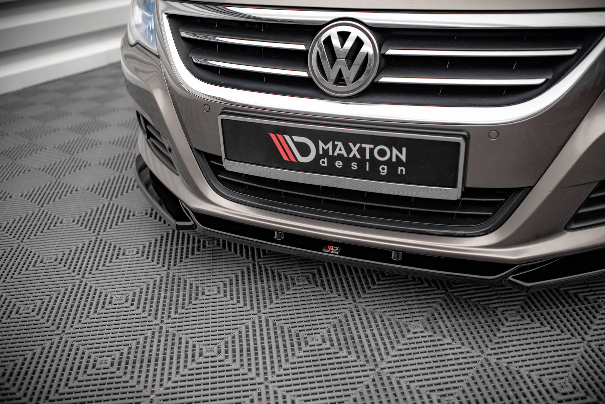 Maxton Design Street+ Spoilerlippe Front Ansatz V.4 passend für VW Passat CC schwarz Hochglanz