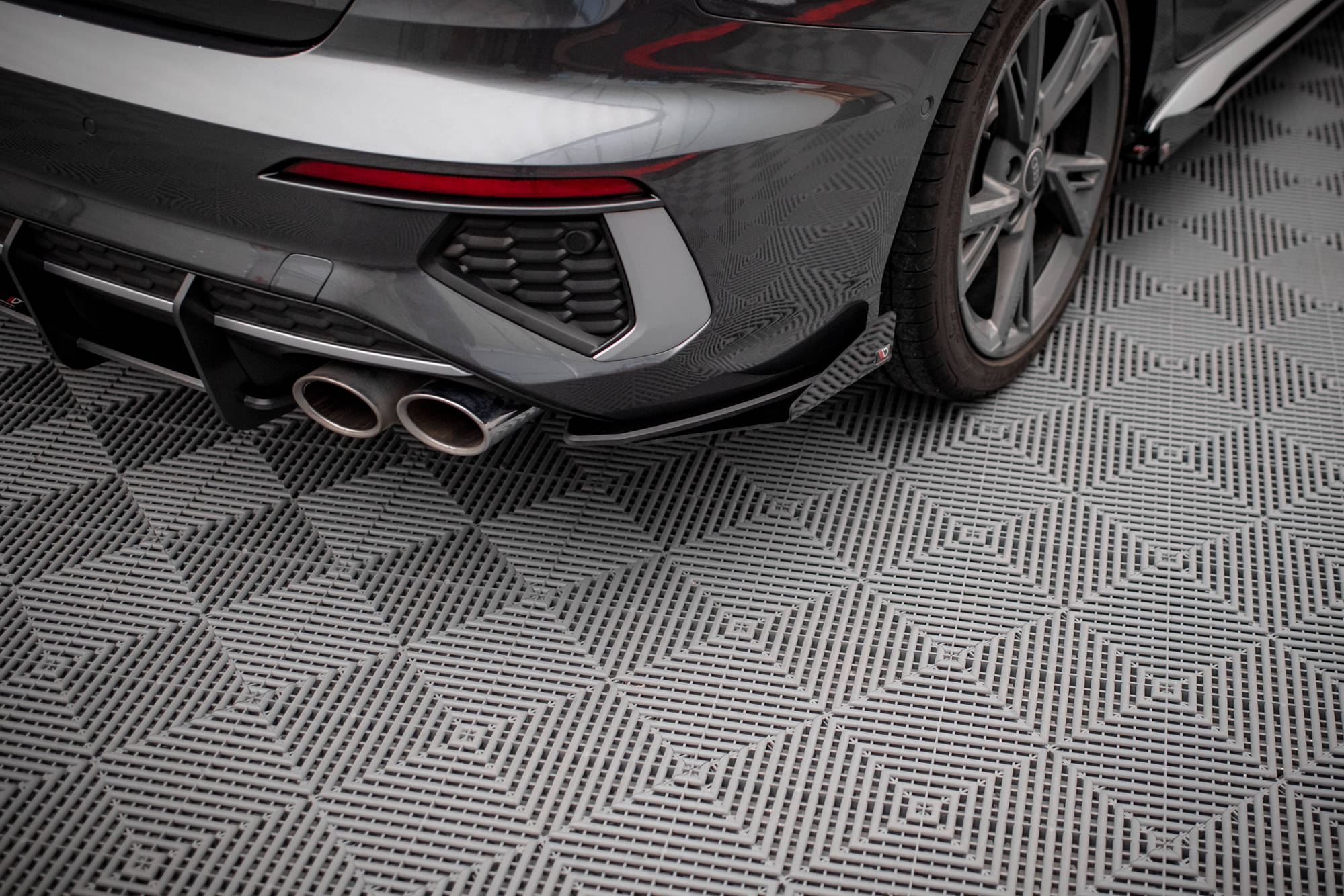 Maxton Design Street Pro Heck Ansatz Flaps Diffusor + Flaps passend für Audi S3 Limousine 8Y schwarz Hochglanz