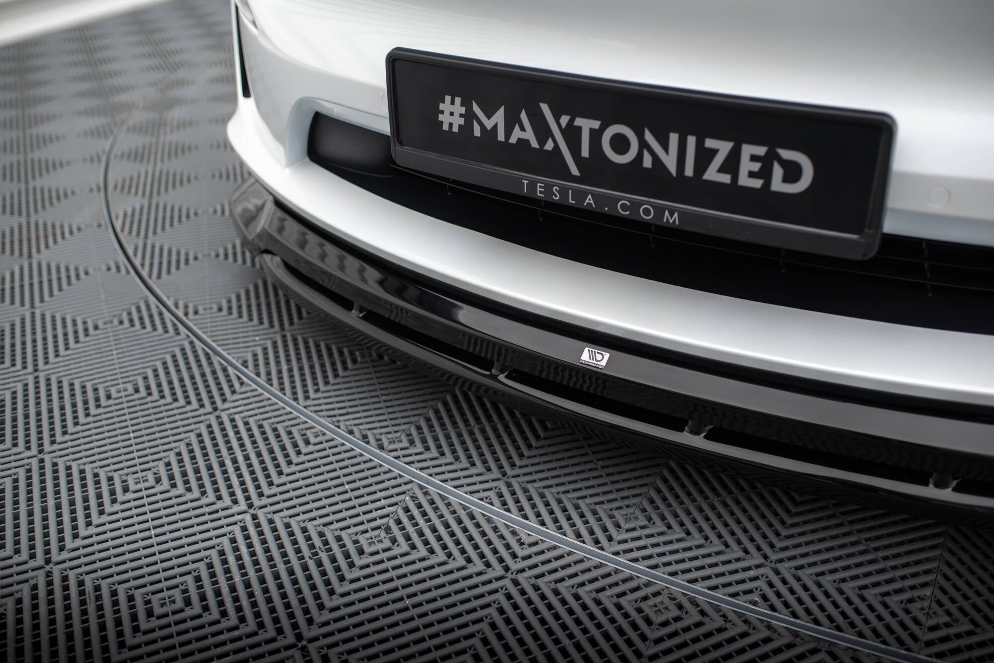 Maxton Design Street+ Spoilerlippe Front Ansatz V.1 passend für Tesla Model X Mk1 Facelift schwarz Hochglanz