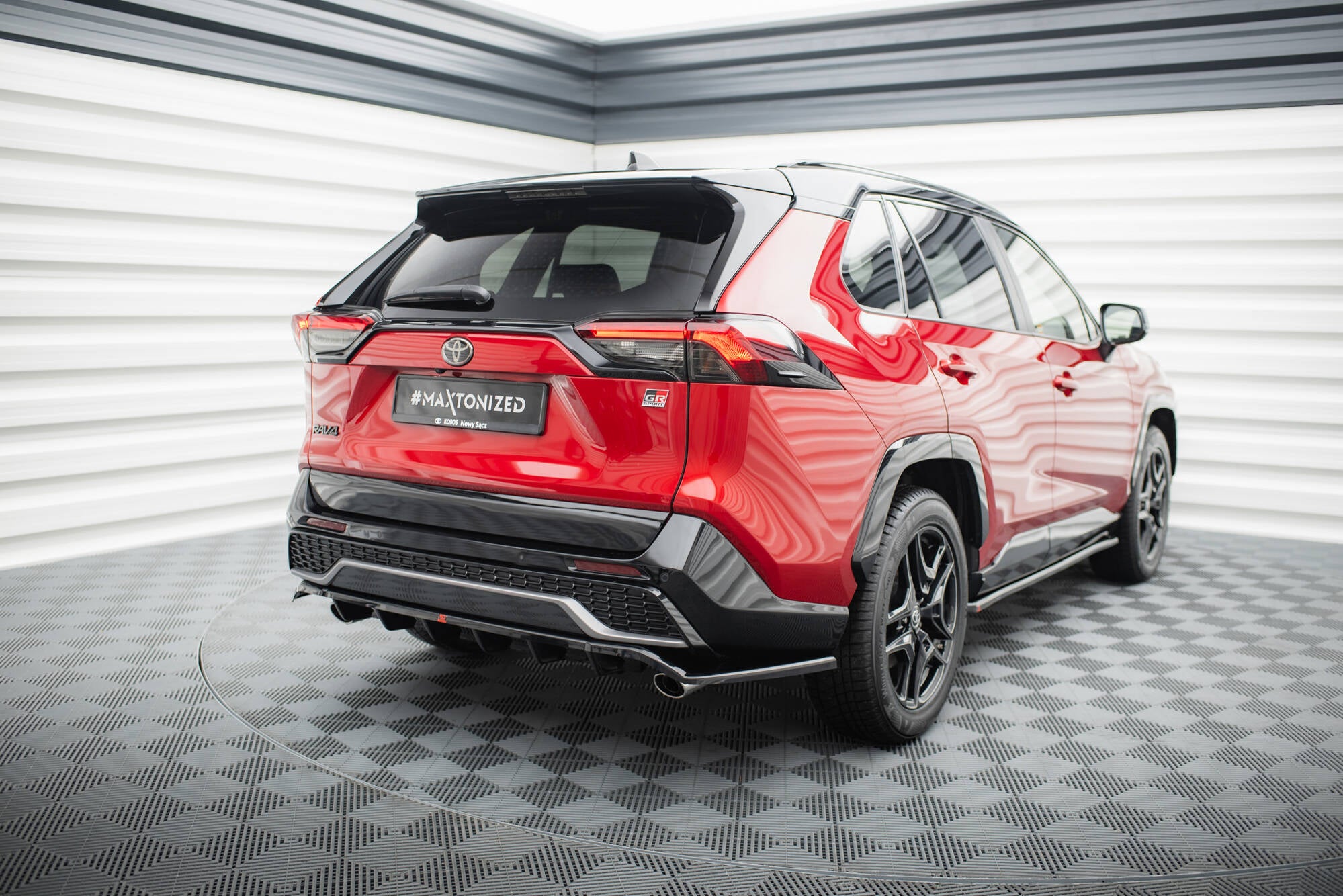 Maxton Design Street+ Mittlerer Diffusor RACE passend für Toyota RAV4 GR Sport Mk5 schwarz Hochglanz