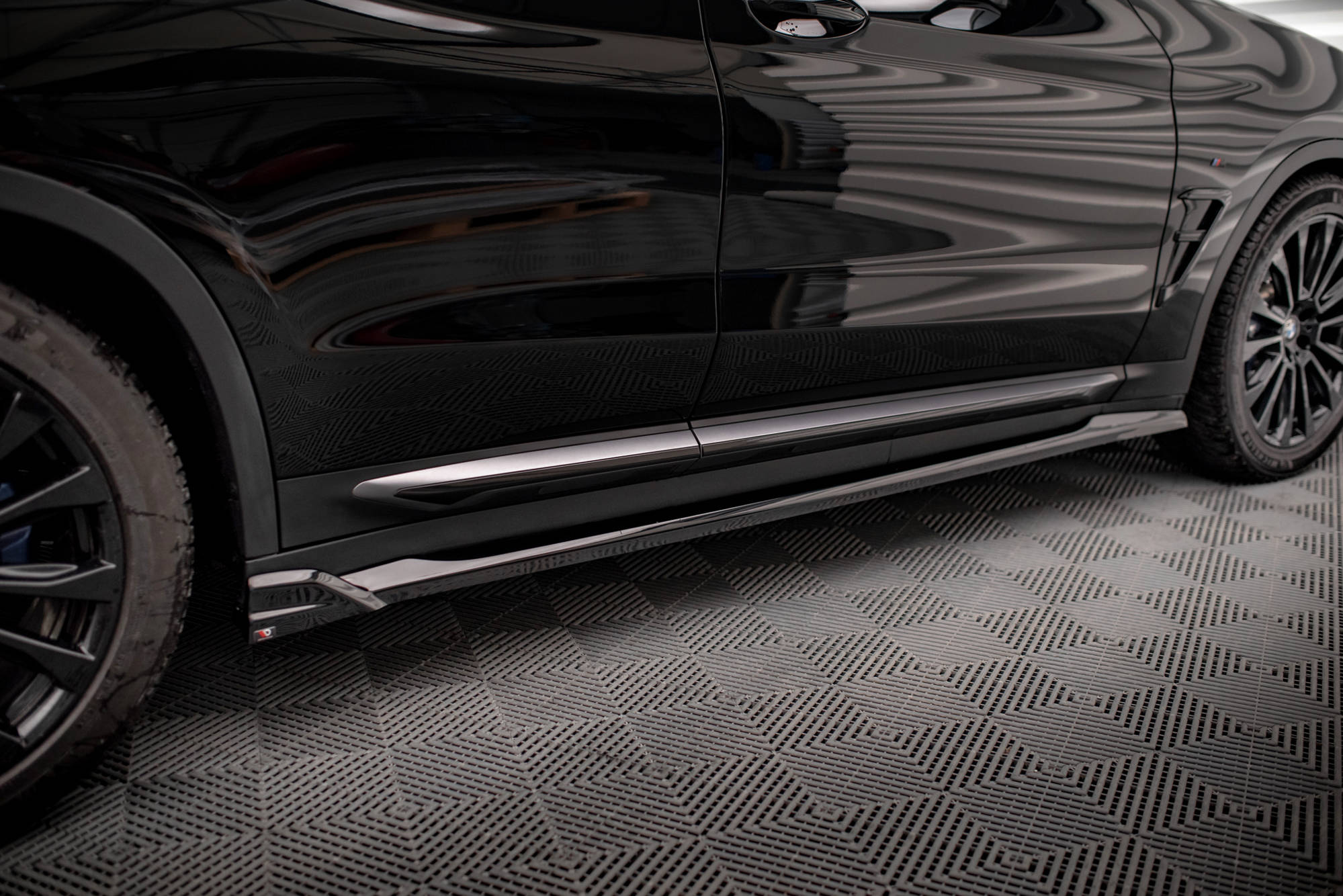 Maxton Design Street+ Seitenschweller Leisten passend für BMW X3 G01 schwarz Hochglanz