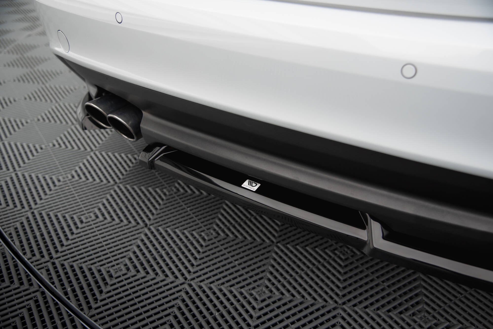 Maxton Design Heck Ansatz Flaps Diffusor passend für Jaguar XE R-Sport X760 schwarz Hochglanz