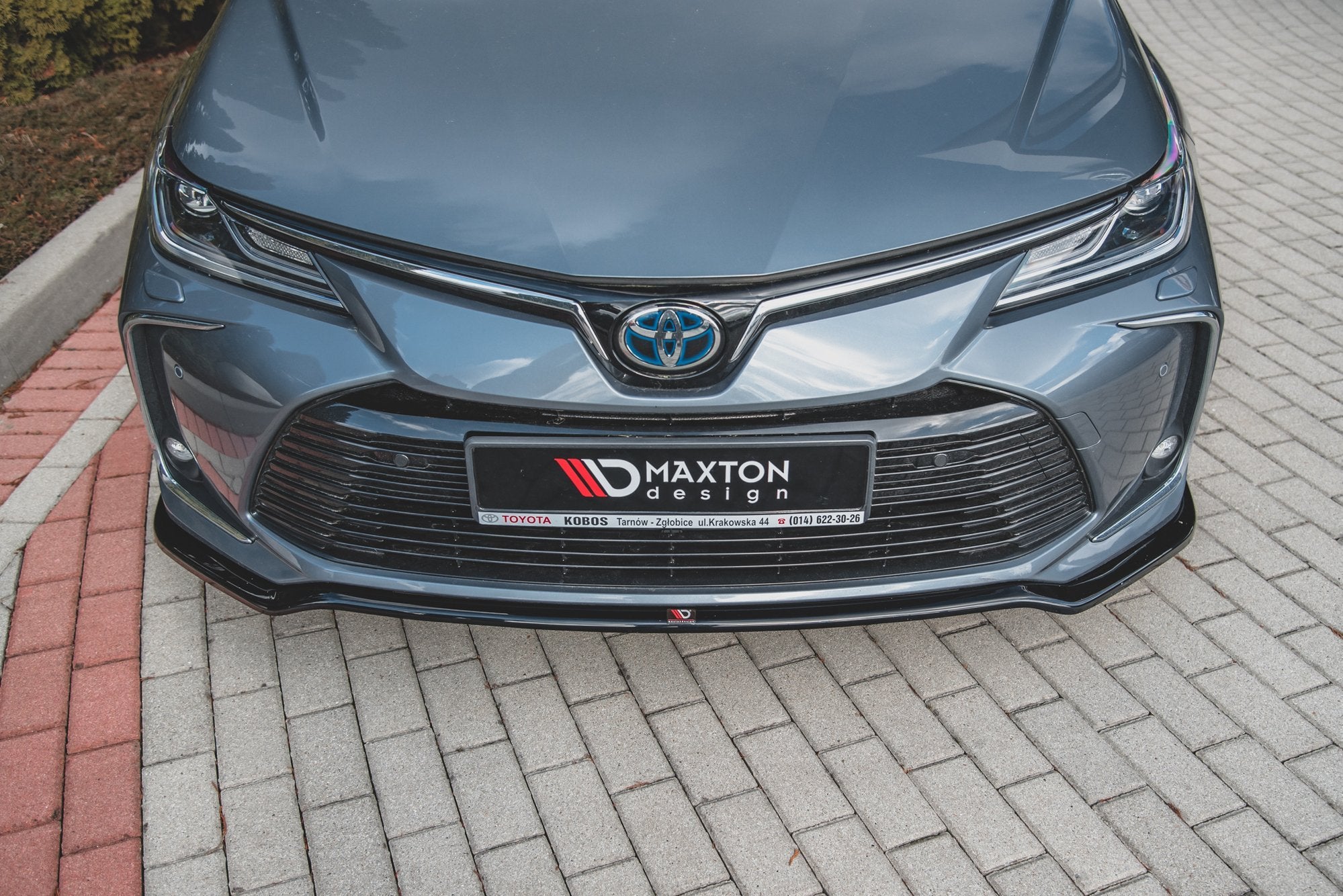 Maxton Design Street+ Spoilerlippe Front Ansatz passend für Toyota Corolla XII Limousine schwarz Hochglanz