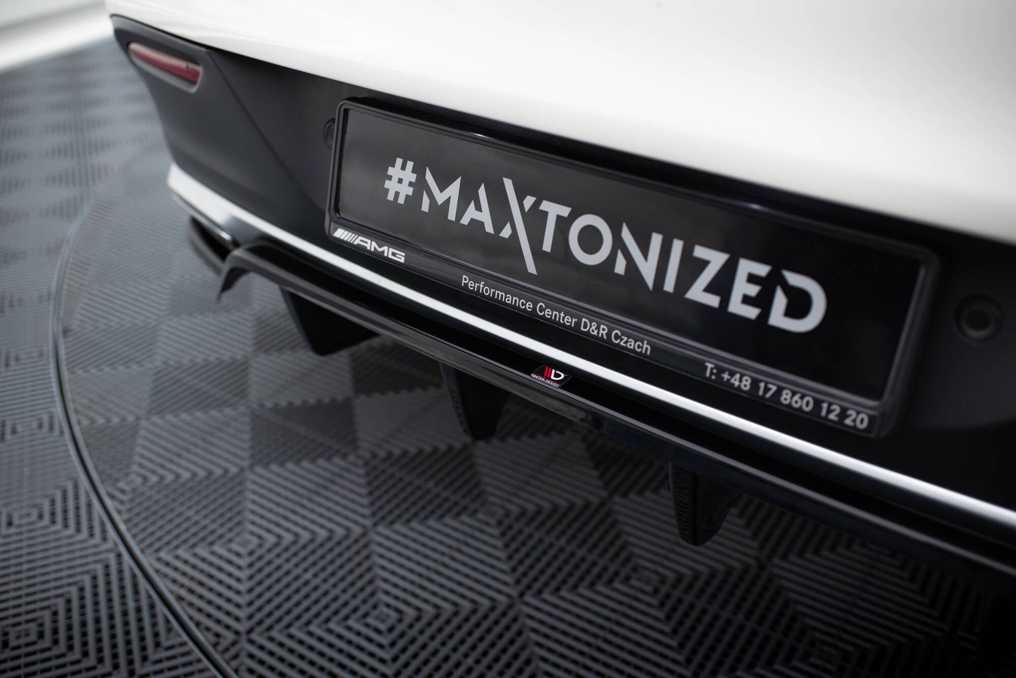 Maxton Design Street+ Mittlerer Diffusor RACE passend für Mercedes-AMG GLE 43 Coupe C292 schwarz Hochglanz