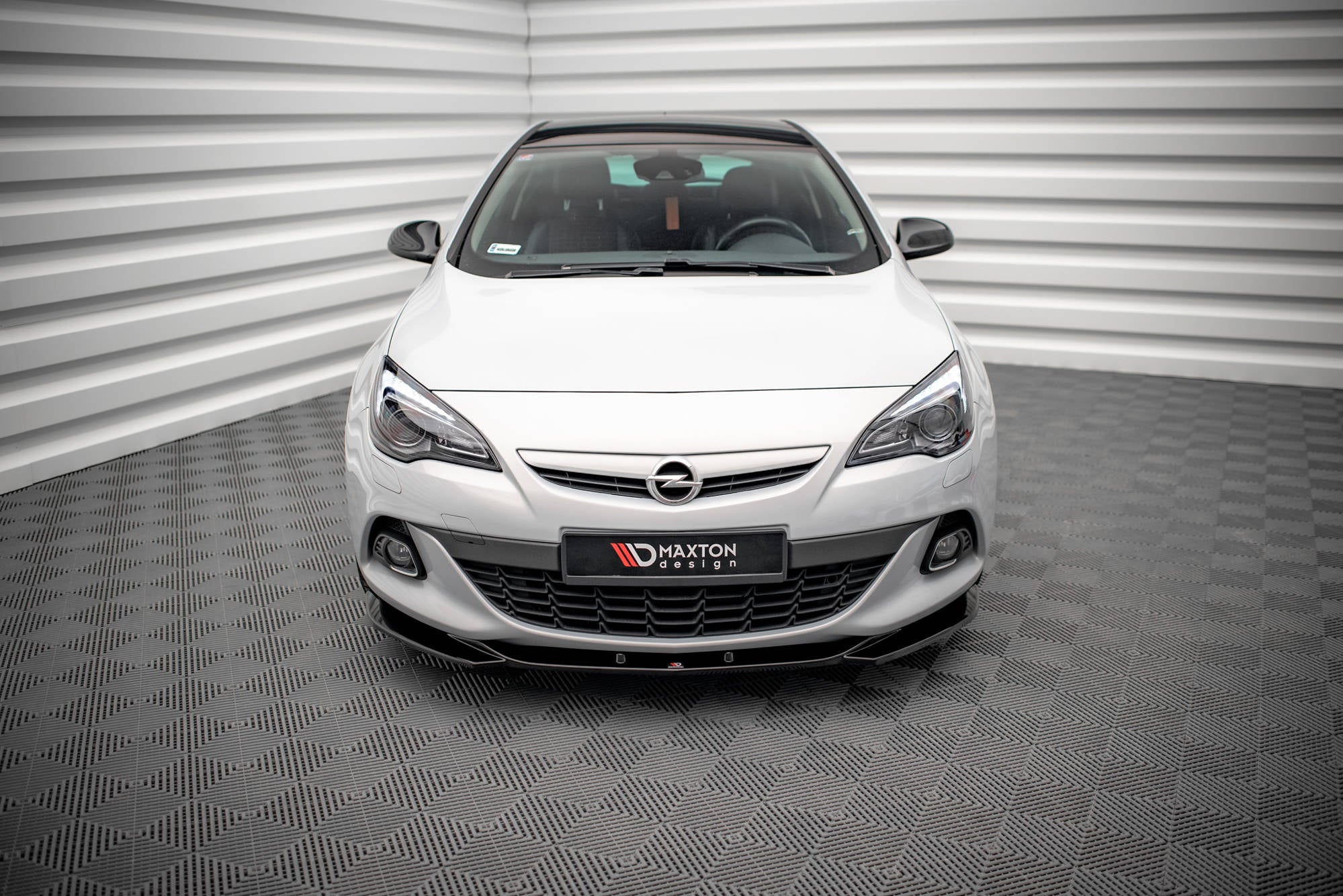 Maxton Design Street+ Spoilerlippe Front Ansatz V.1 passend für Opel Astra GTC OPC-Line J schwarz Hochglanz