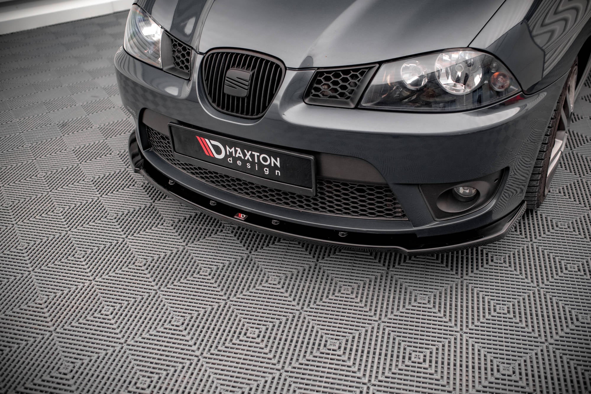 Maxton Design Street+ Spoilerlippe Front Ansatz V.1 passend für Seat Ibiza Cupra Mk3 schwarz Hochglanz