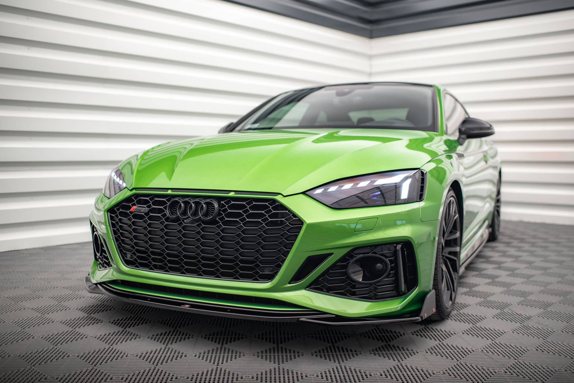 Maxton Design Street+ Spoilerlippe Front Ansatz V.1 + Flaps passend für Audi RS5 F5 Facelift