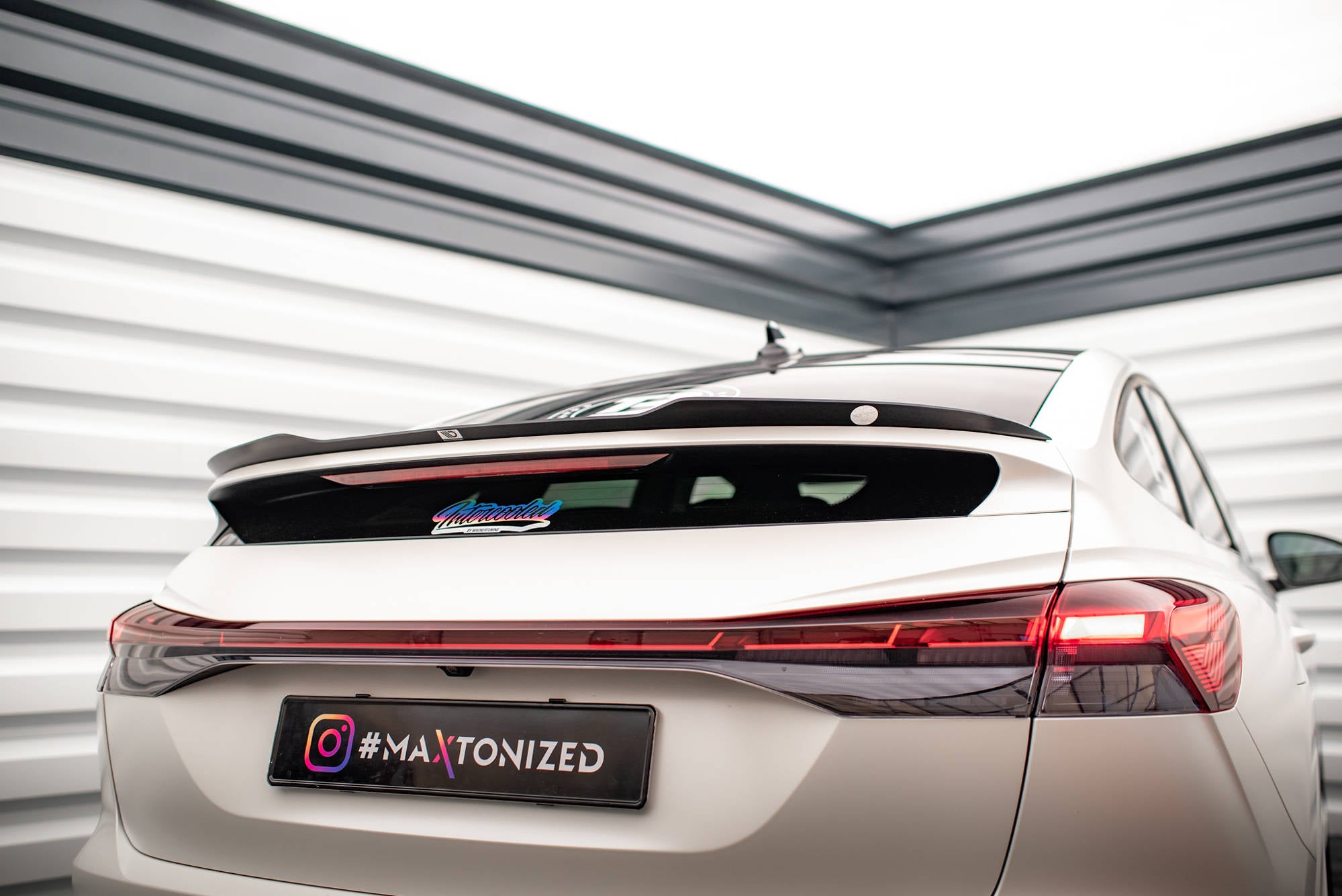 Maxton Design Spoiler CAP passend für Audi Q4 e-tron Sportback Mk1 schwarz Hochglanz