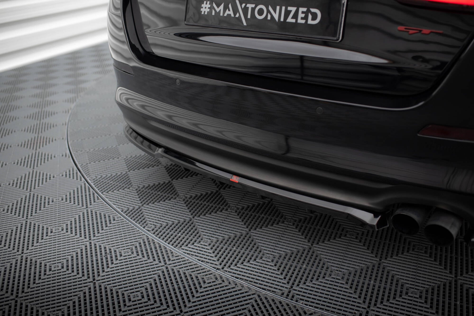 Maxton Design Street+ Mittlerer Diffusor RACE passend für Kia Optima Mk3 schwarz Hochglanz