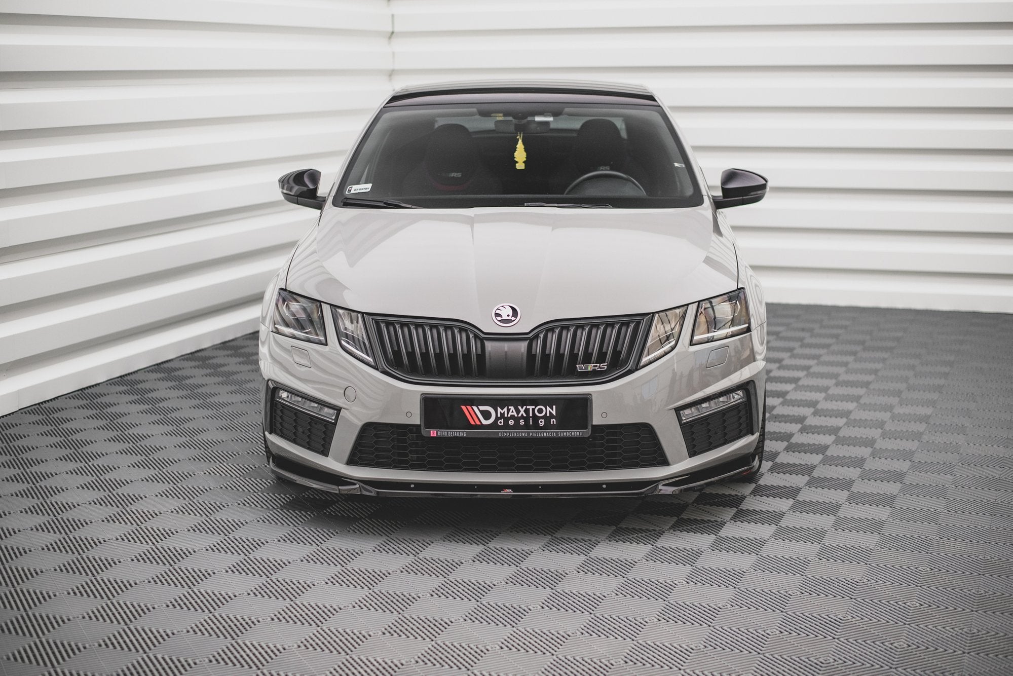 Maxton Design Street+ Spoilerlippe Front Ansatz V.3 passend für Skoda Octavia RS Mk3 Facelift schwarz Hochglanz
