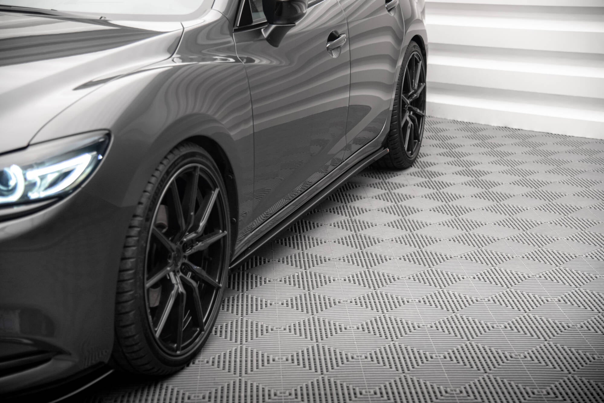 Maxton Design Street+ Seitenschweller Leisten passend für Mazda 6 Kombi Mk3 Facelift schwarz Hochglanz