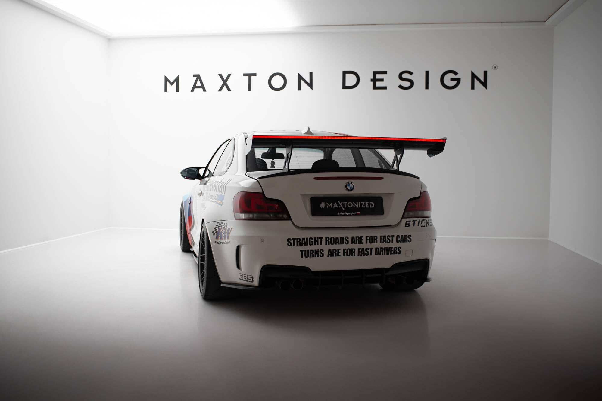 Maxton Design Carbon Spoiler With Internal Brackets Uprights V.1 + LED BMW 1er M E82 für BMW M1 E82