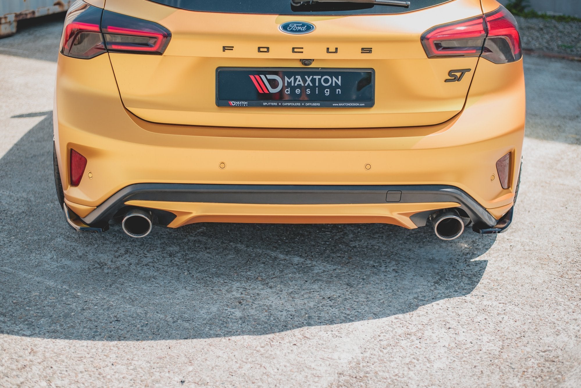 Maxton Design Heck Ansatz Flaps Diffusor V.2 passend für Ford Focus Hatchback ST Mk4 schwarz Hochglanz