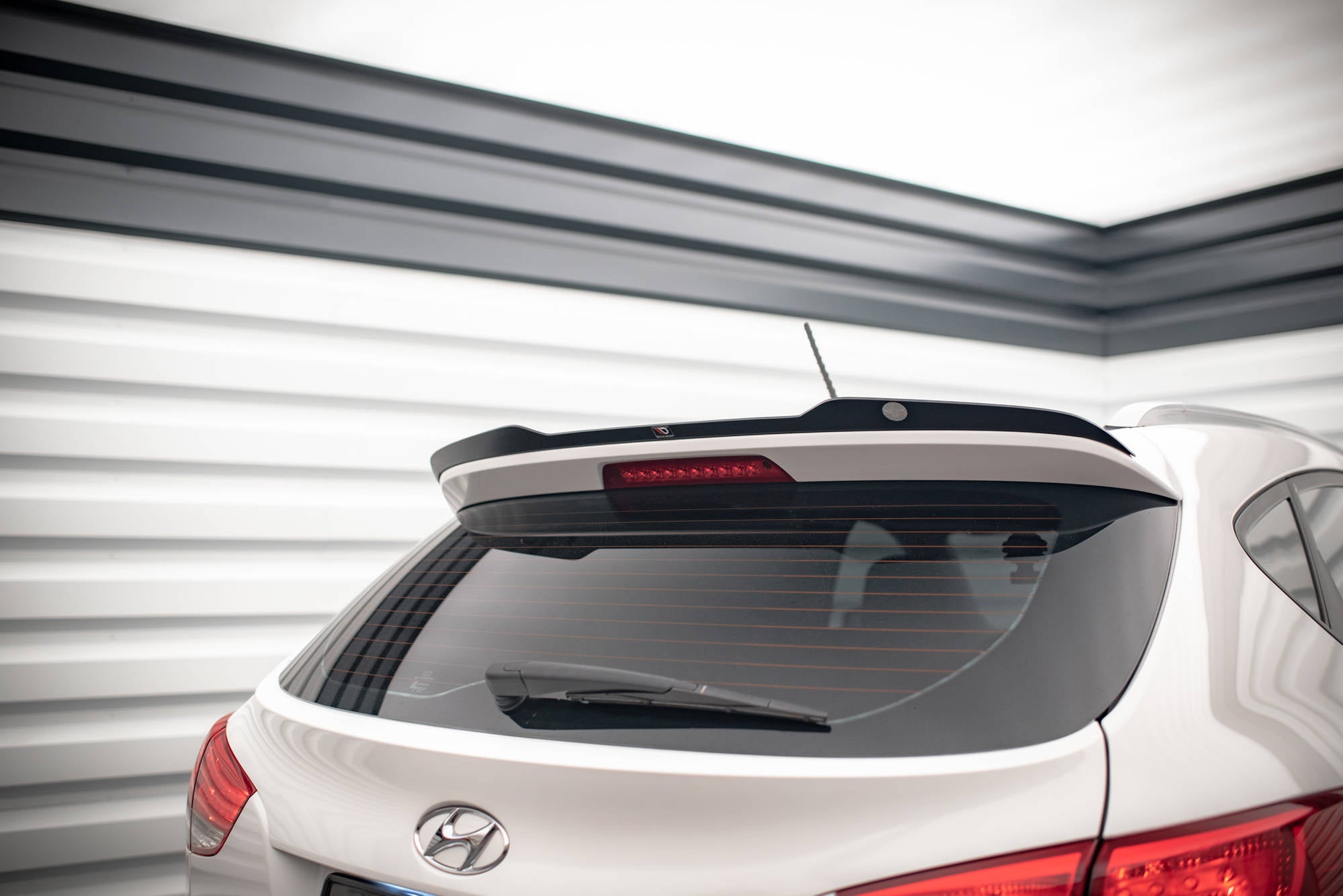 Maxton Design Spoiler CAP passend für Hyundai ix35 Mk1 schwarz Hochglanz