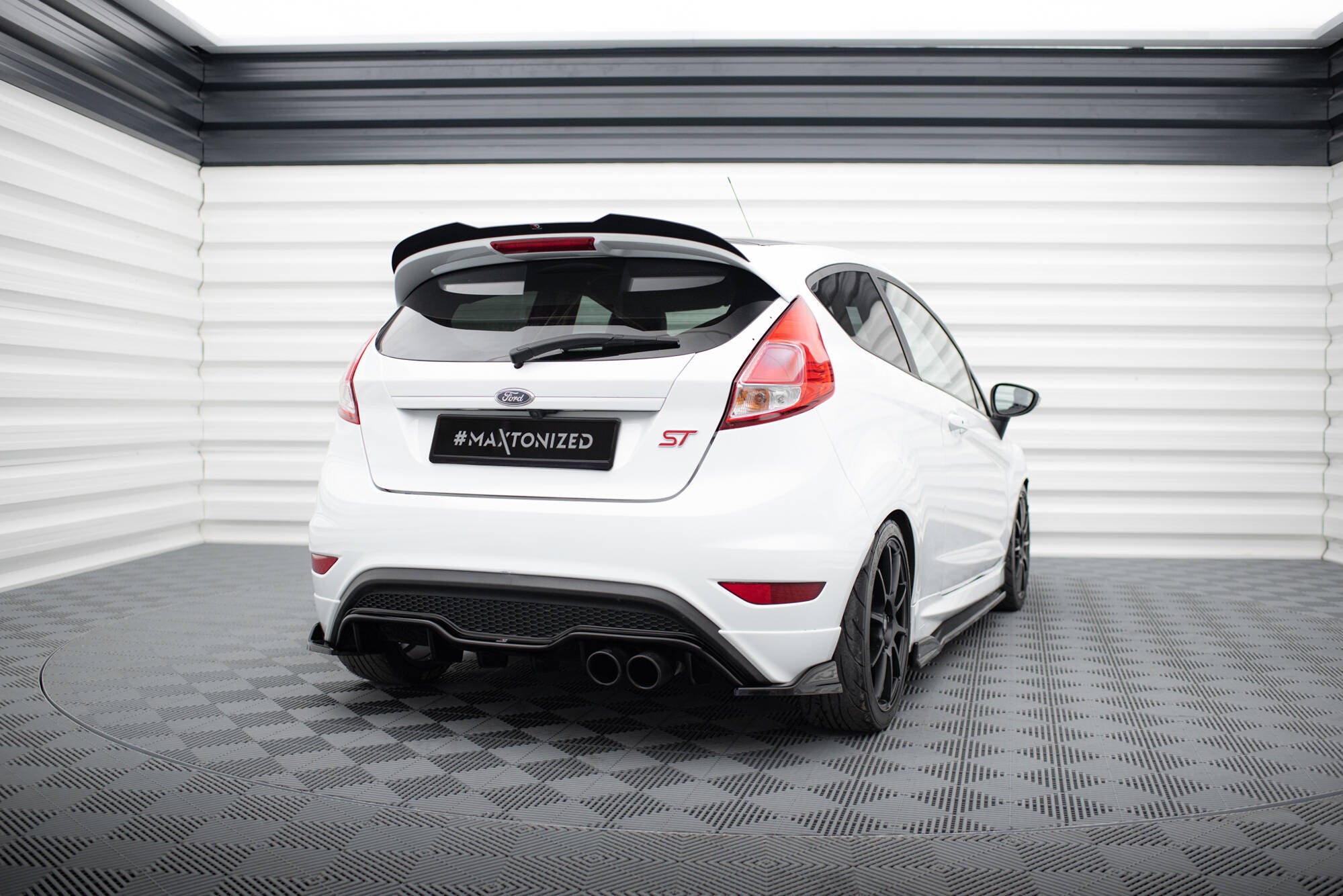 Maxton Design Spoiler CAP passend für Ford Fiesta ST Mk7 FL schwarz Hochglanz