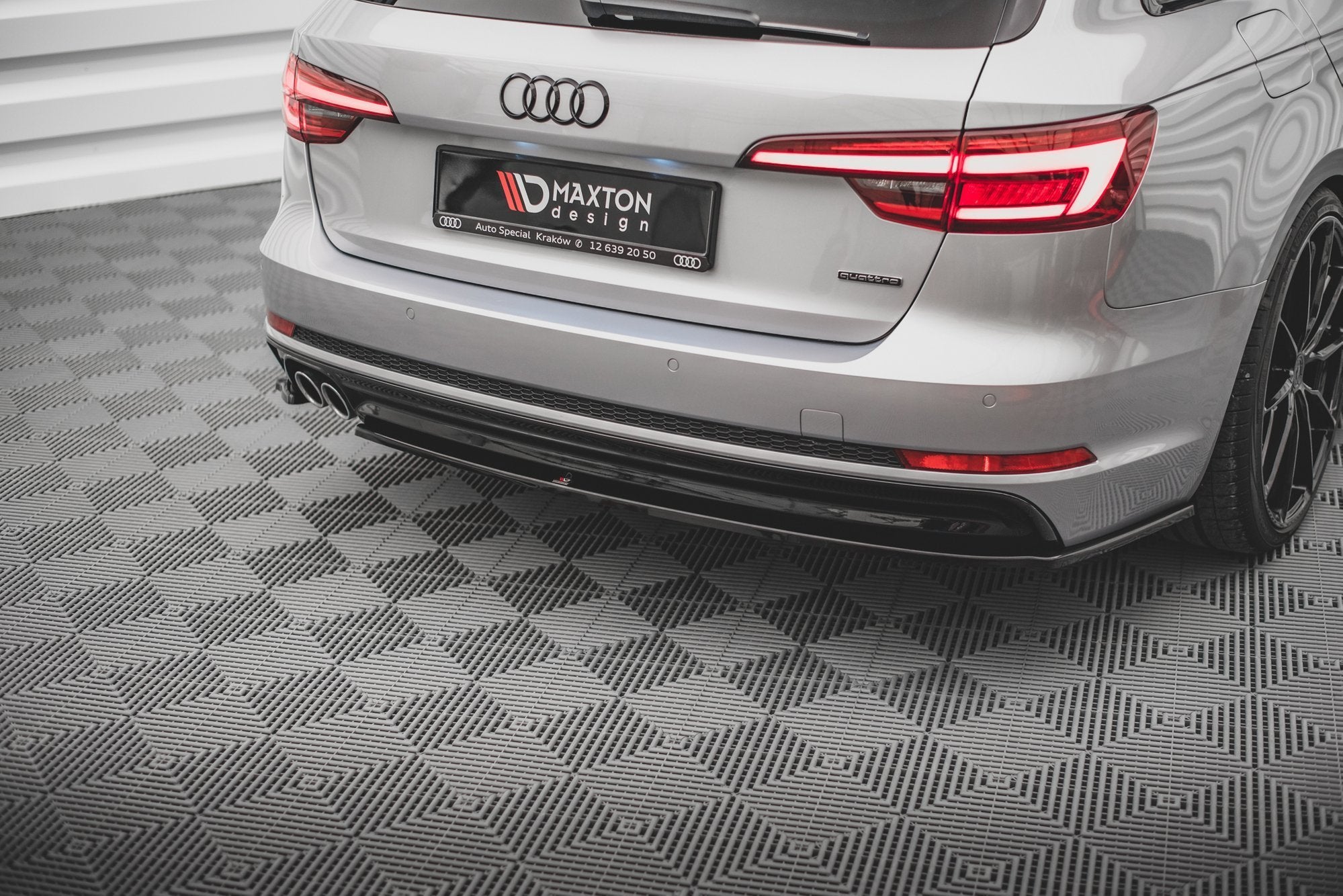 Maxton Design Heck Ansatz Flaps Diffusor V.2 passend für Audi A4 S-Line B9 schwarz Hochglanz