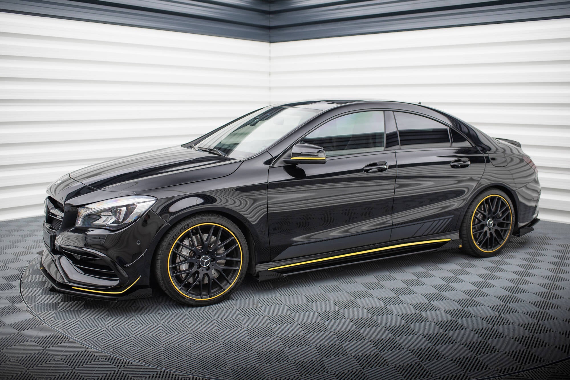 Maxton Design Street Pro Street+ Seitenschweller Leisten + Flaps passend für Mercedes-AMG CLA 45 C117 Facelift schwarz Hochglanz