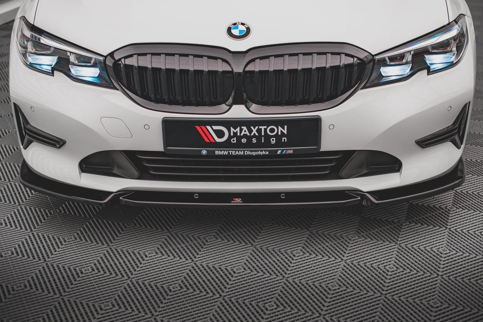 Maxton Design Street+ Spoilerlippe Front Ansatz V.1 passend für BMW 3er G20 / G21 schwarz Hochglanz