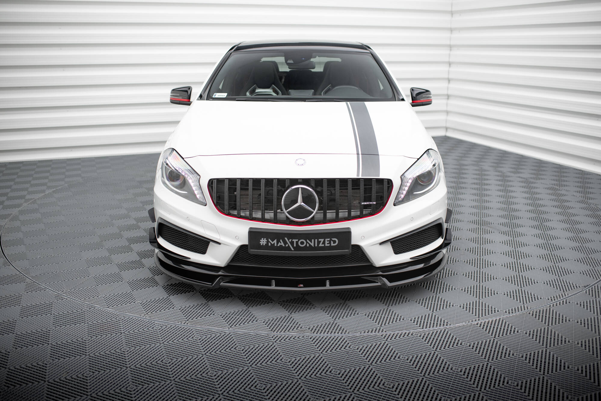 Maxton Design Street+ Spoilerlippe Front Ansatz V.3 passend für Mercedes-Benz A45 AMG W176 schwarz Hochglanz