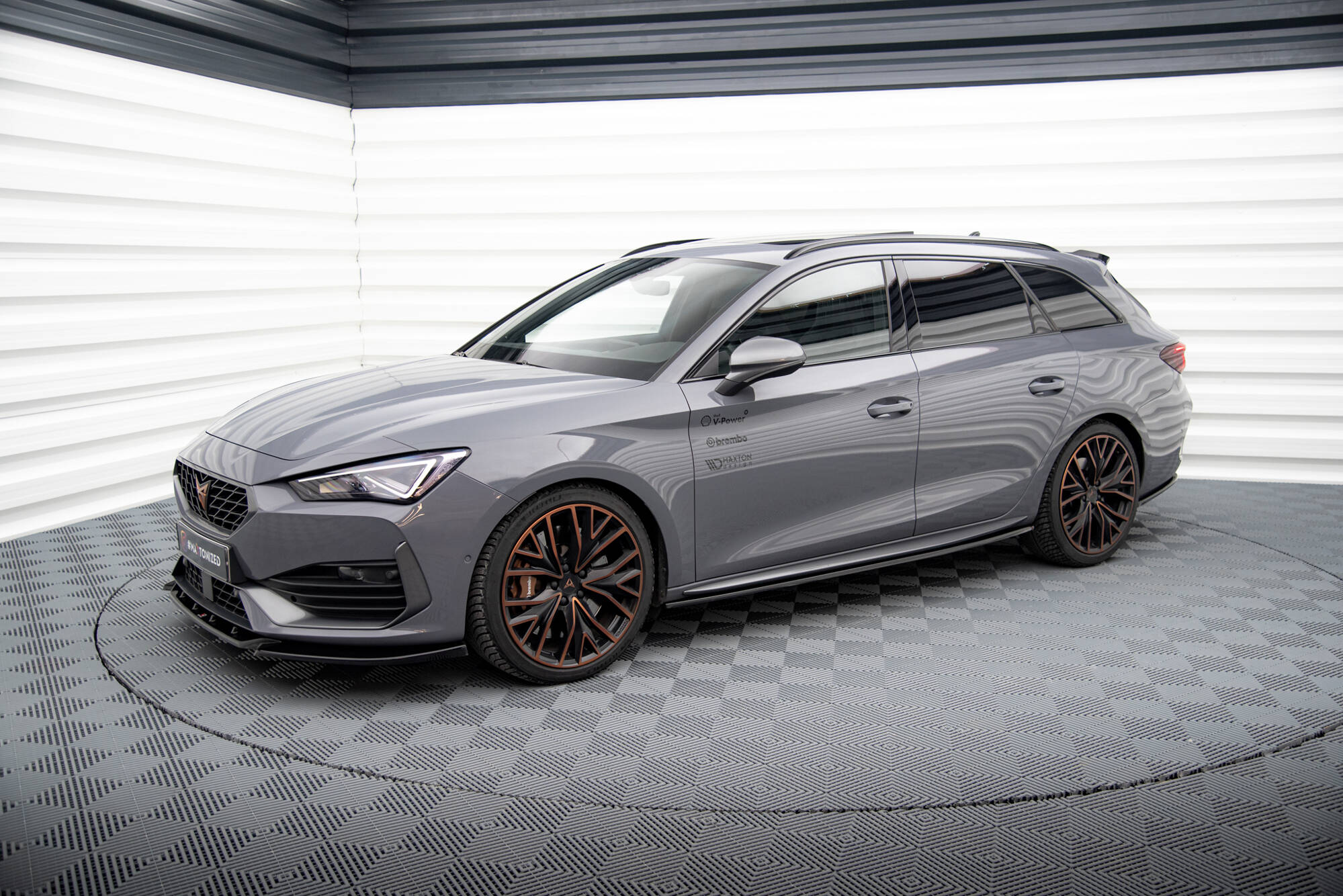 Maxton Design Street+ Seitenschweller Leisten passend für V.1 passend für Cupra Leon ST / Hatchback Aero Mk1 Facelift schwarz Hochglanz