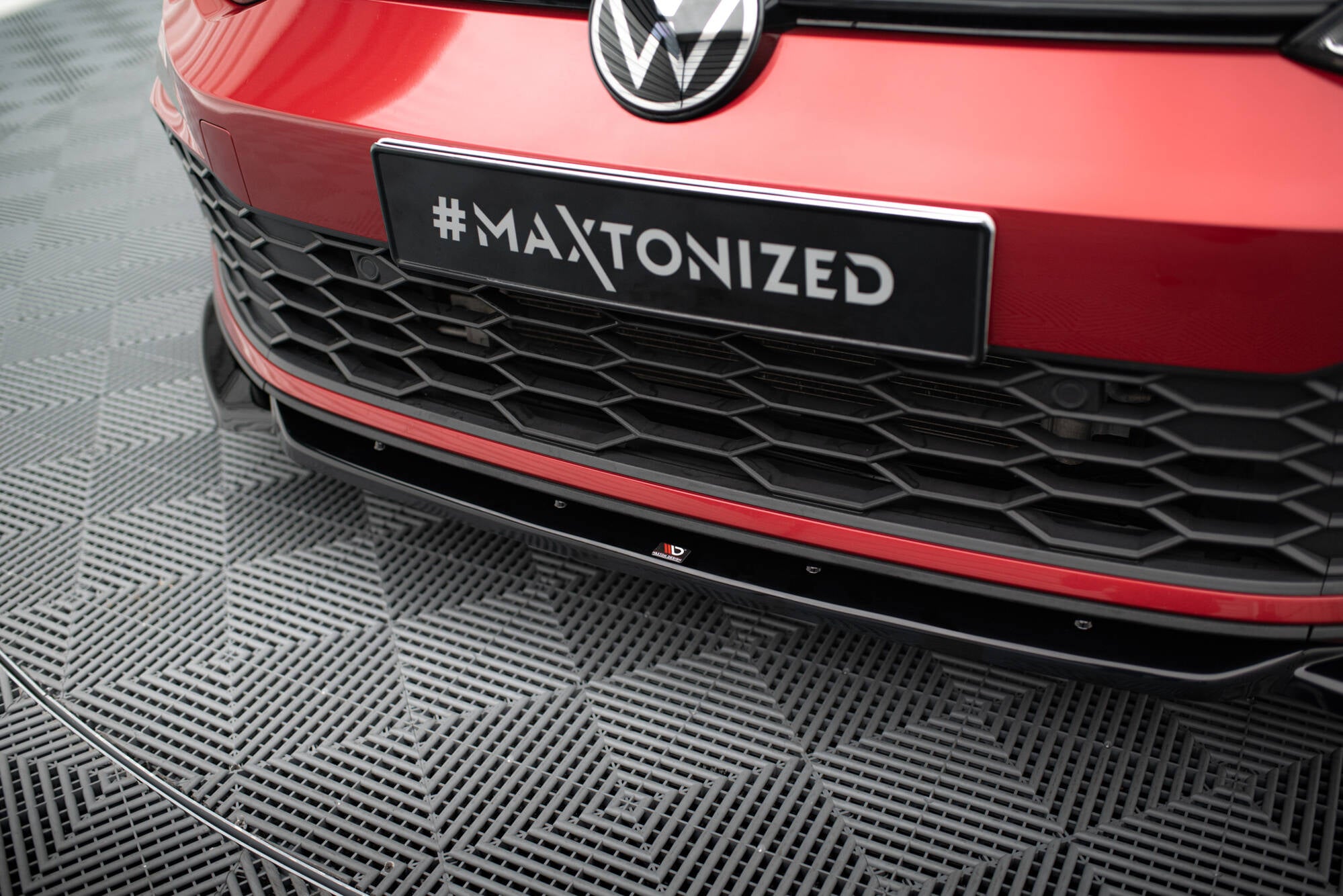 Maxton Design Street+ Spoilerlippe Front Ansatz V.2 + Flaps passend für VW Golf GTI / GTE / GTD / R-Line Mk8
