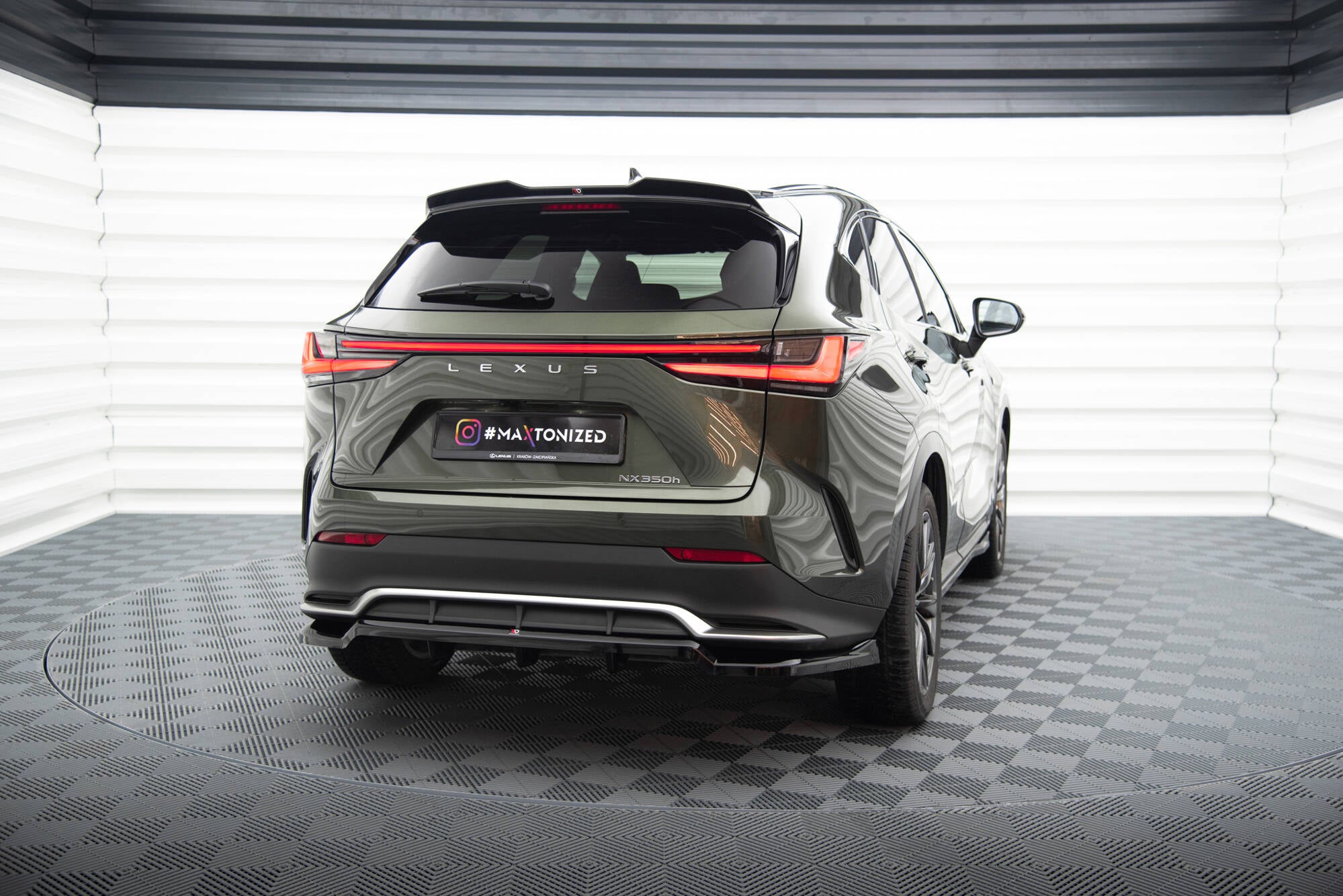 Maxton Design Spoiler CAP 3D passend für Lexus NX F-Sport Mk2 schwarz Hochglanz