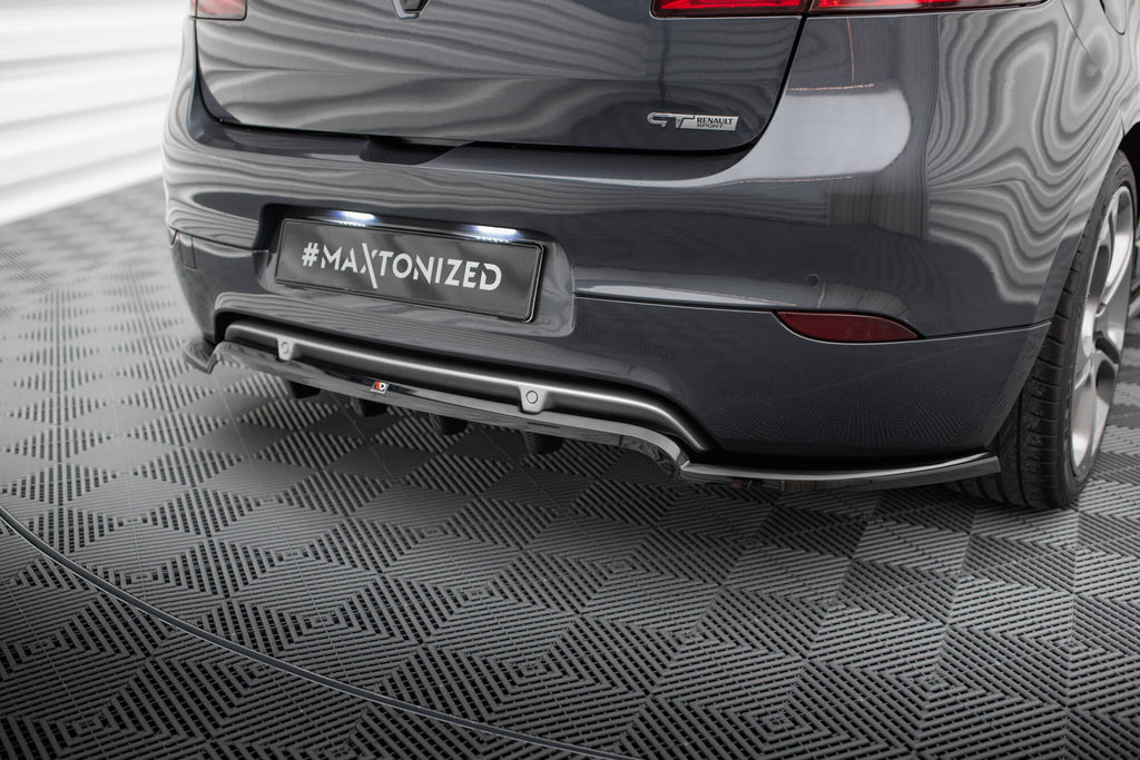 Maxton Design Street+ Mittlerer Diffusor RACE passend für Renault Megane GT MK3 Facelift schwarz Hochglanz