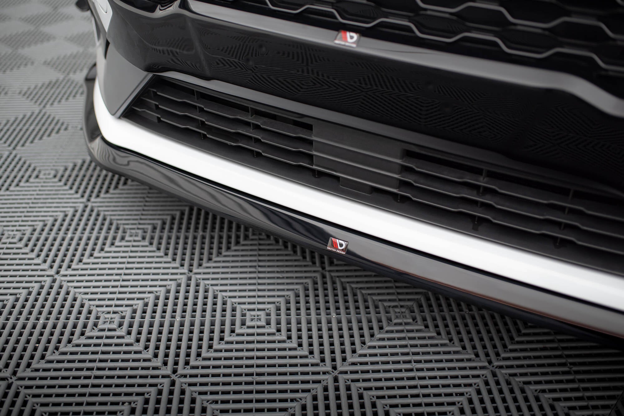 Maxton Design Street+ Spoilerlippe Front Ansatz V.5 passend für Ford Fiesta Mk8 ST / ST-Line schwarz Hochglanz