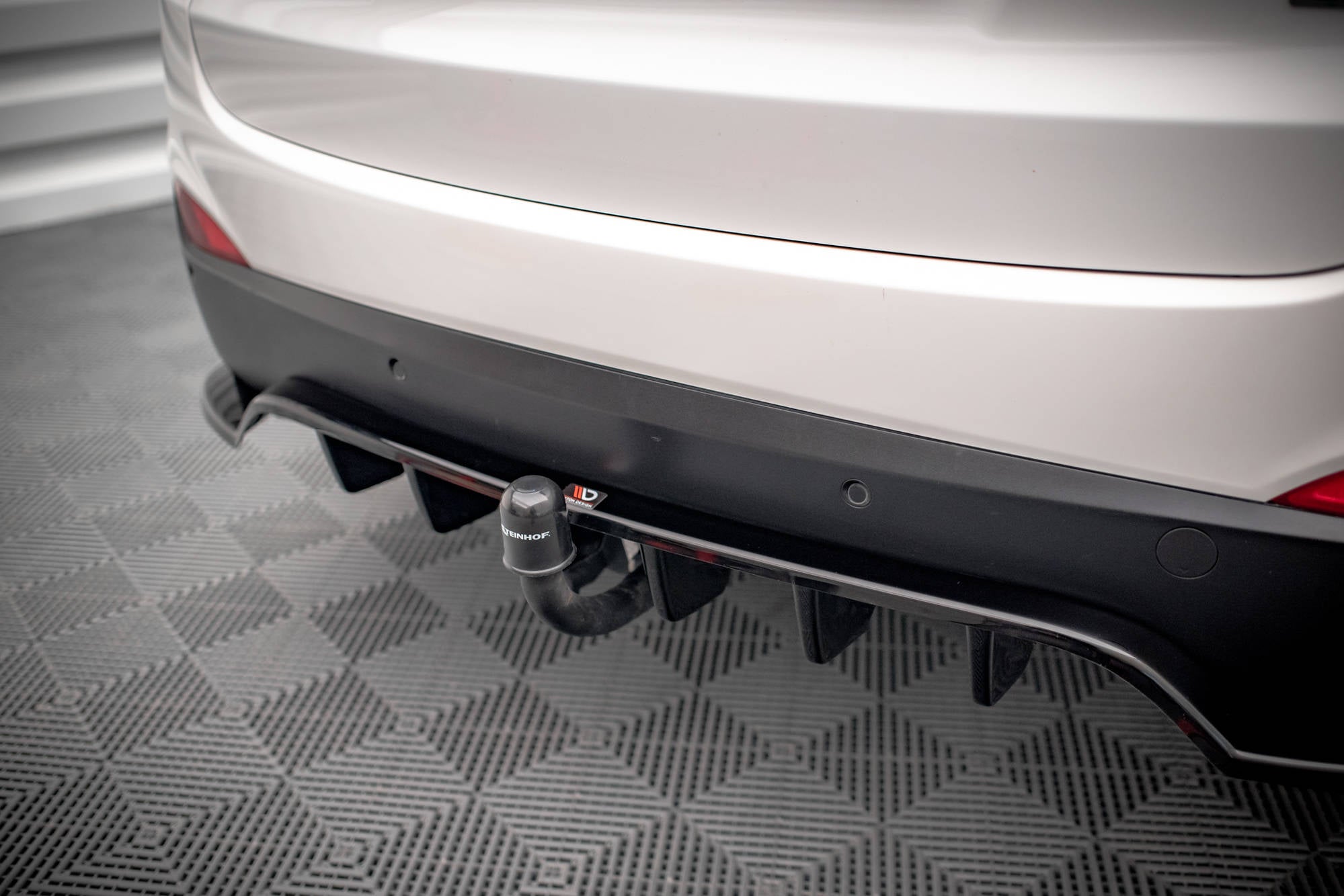 Maxton Design Street+ Mittlerer Diffusor RACE passend für Hyundai ix35 Mk1 schwarz Hochglanz