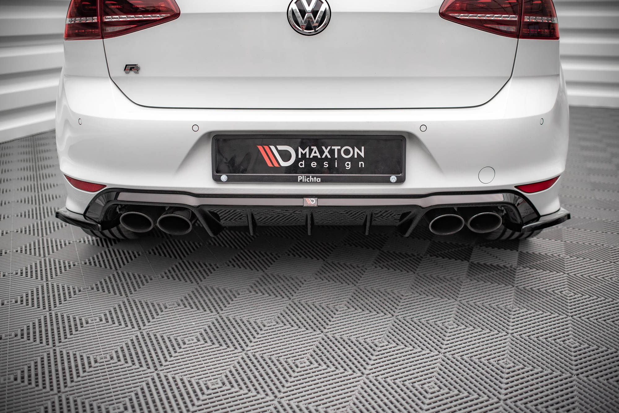 Maxton Design Heck Ansatz Flaps Diffusor V.4 passend für VW Golf R Mk7 schwarz Hochglanz