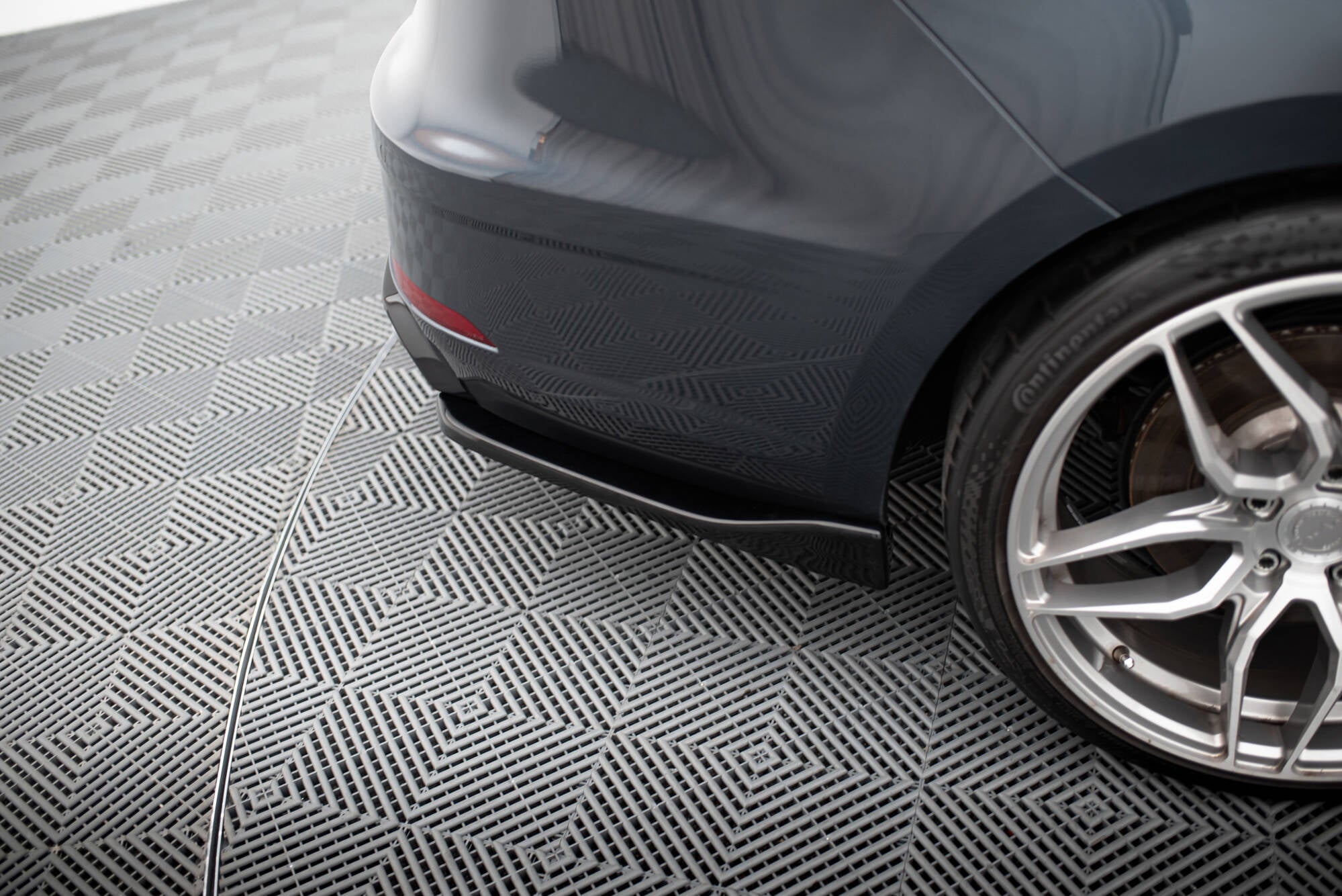 Maxton Design Heck Ansatz Flaps Diffusor V.3 passend für Seat Leon Cupra Mk3 FL Sportstourer schwarz Hochglanz