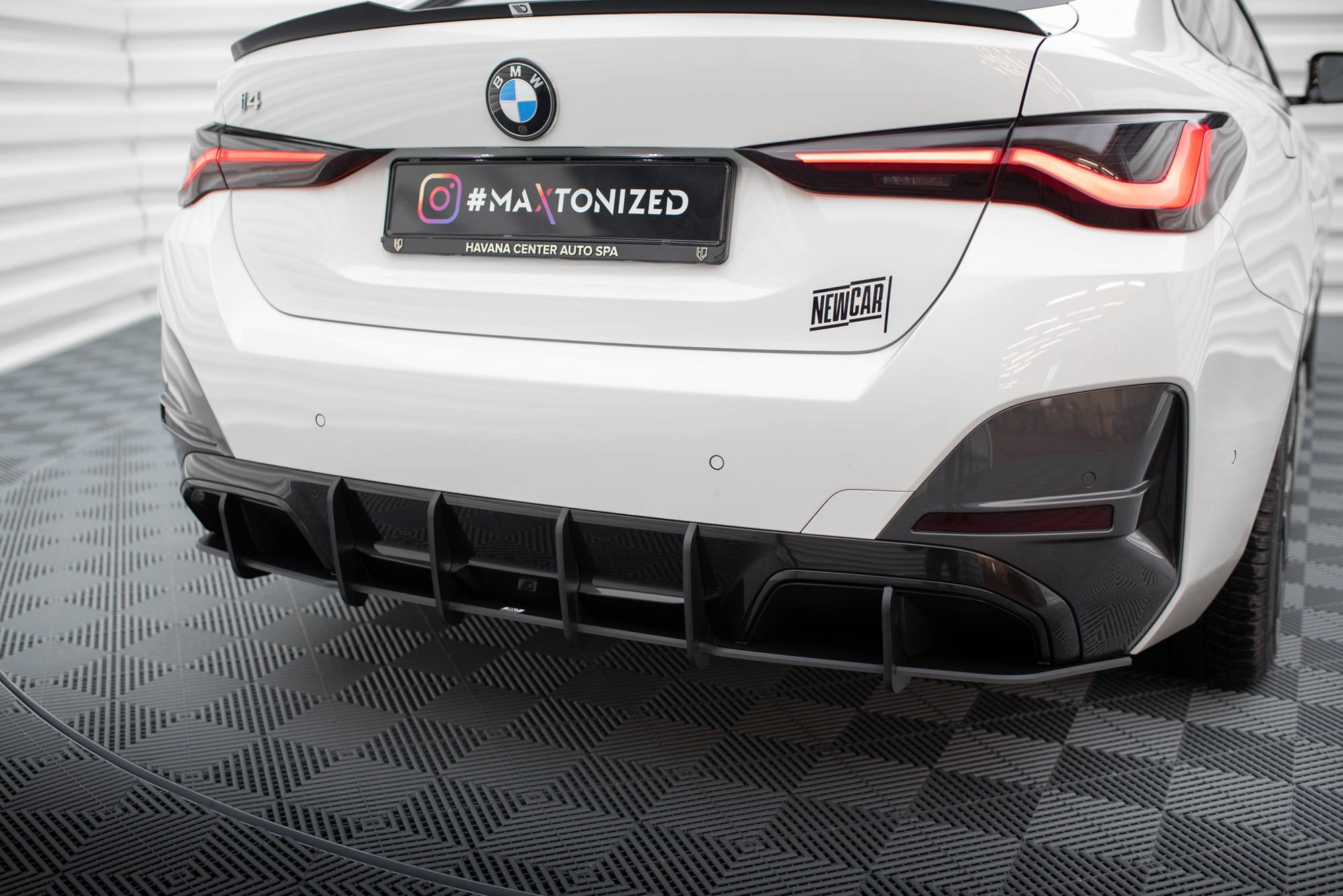 Maxton Design Street Pro Heckschürze passend für BMW i4 M-Paket G26