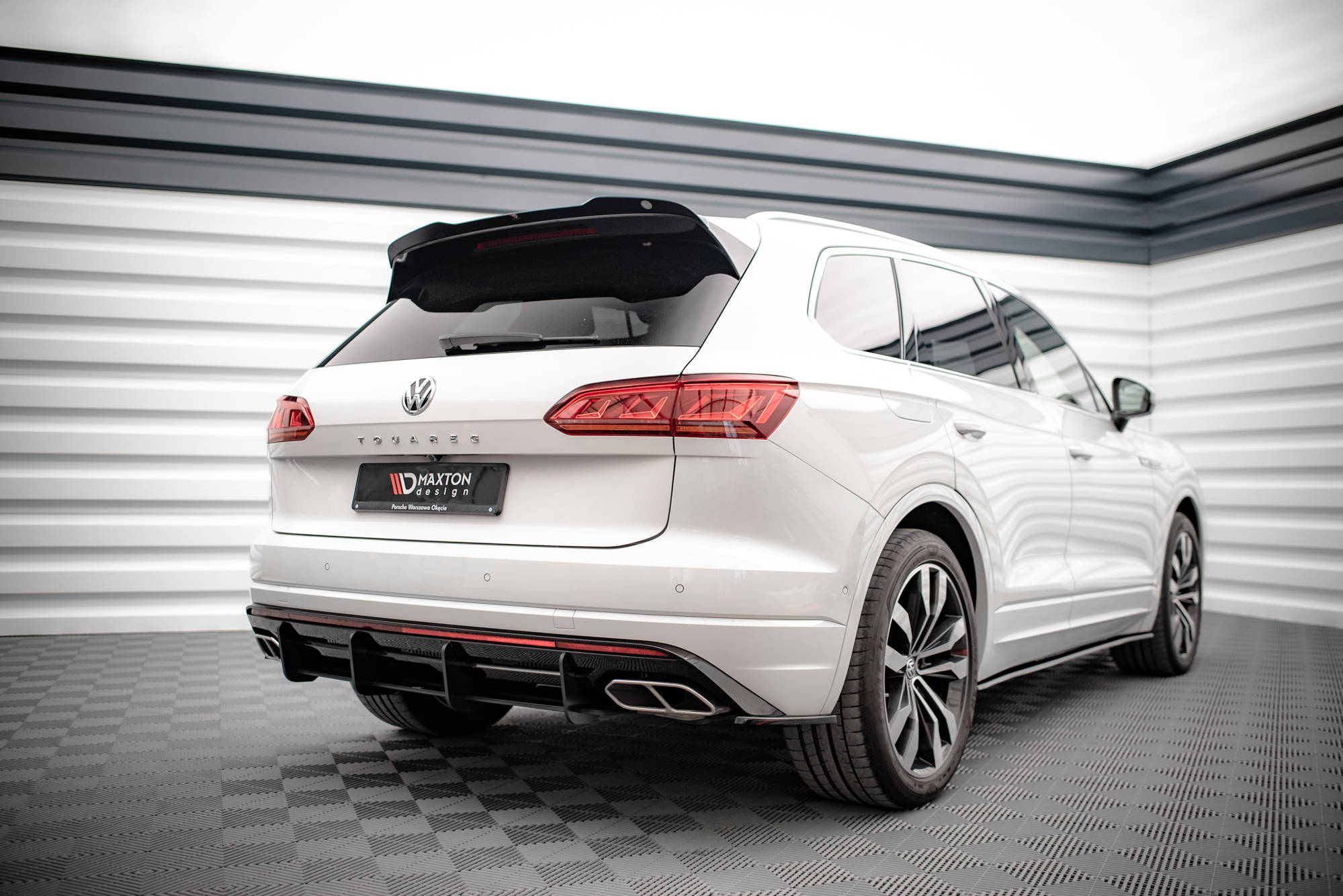 Maxton Design Spoiler CAP passend für VW Touareg R-Line Mk3 schwarz Hochglanz