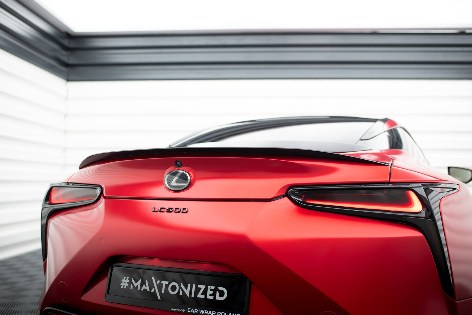 Maxton Design Spoiler CAP passend für Lexus LC 500 schwarz Hochglanz