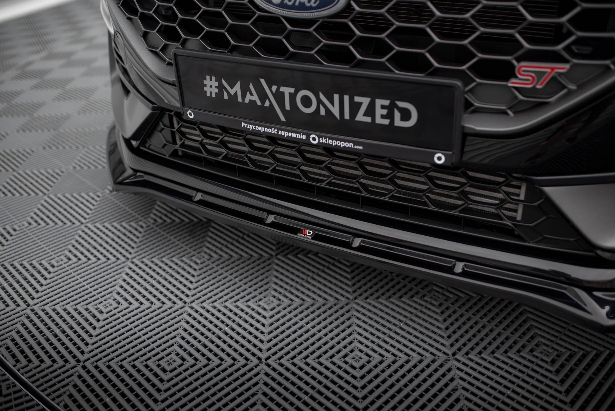 Maxton Design Street+ Spoilerlippe Front Ansatz V.4 + Flaps passend für Ford Fiesta ST / ST-line Mk8 Facelift