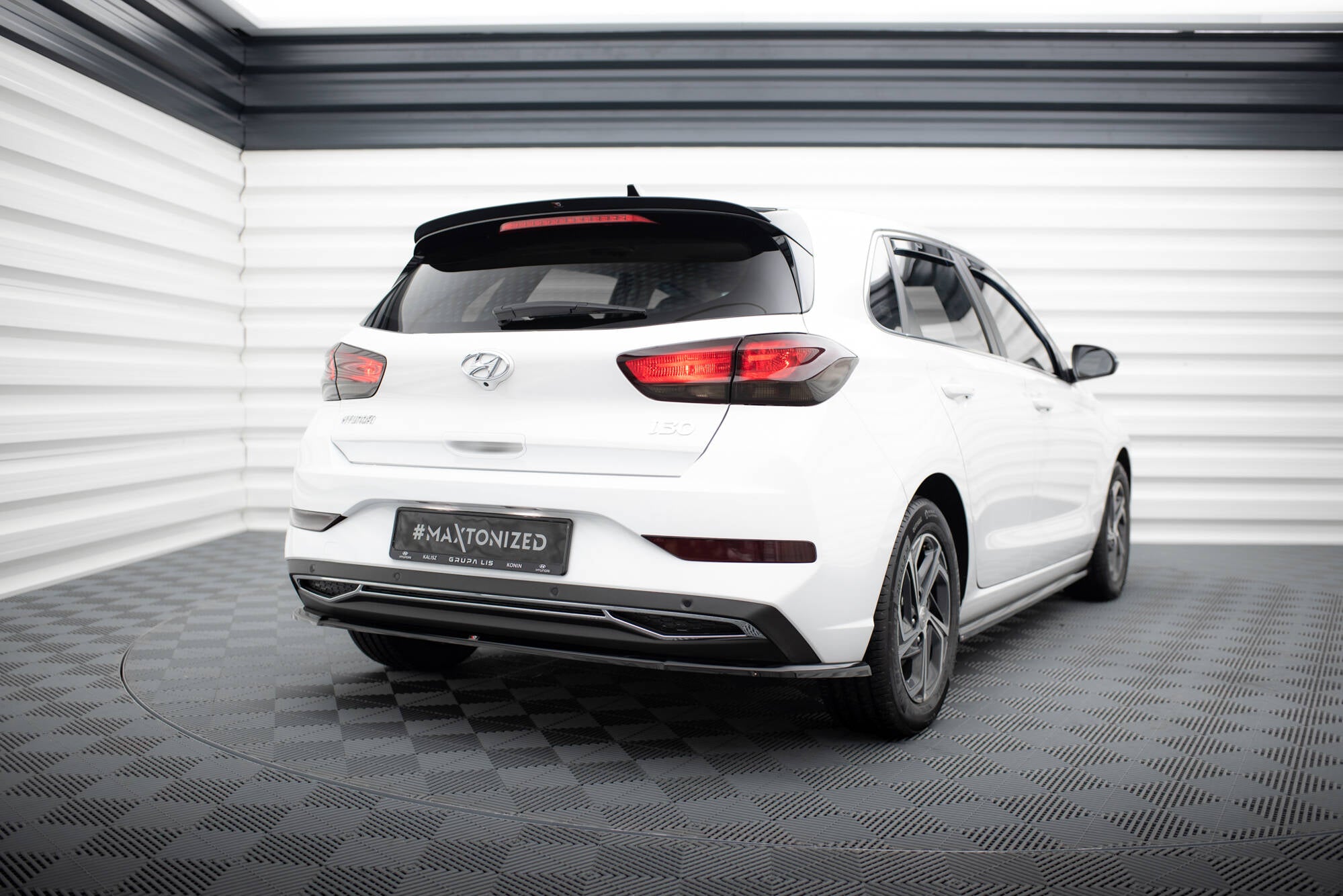 Maxton Design Heckansatz Hyundai I30 Mk3 Facelift schwarz Hochglanz für Hyundai I 30 Mk3 Facelift