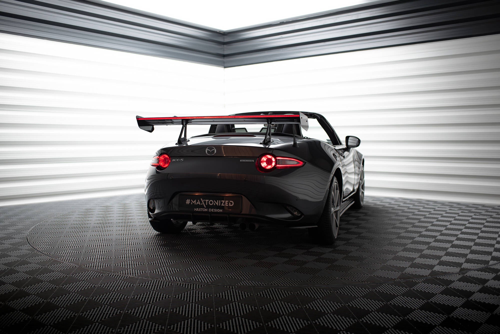 Maxton Design Carbon Spoiler With Upper Swan Mounting + LED Mazda MX-5 ND (Mk4) für Mazda MX-5 Mk4 (ND)