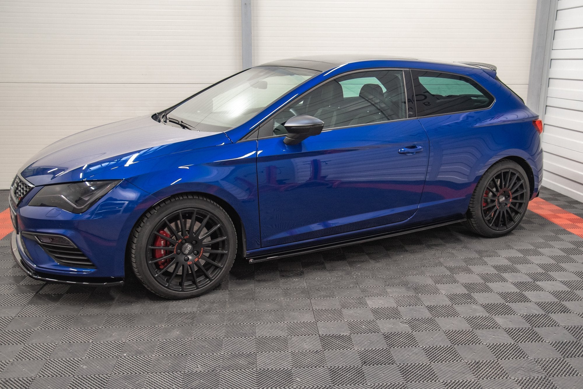 Maxton Design Street+ Seitenschweller Leisten passend für Seat Leon Cupra / FR SC Mk3 / Mk3 FL schwarz Hochglanz