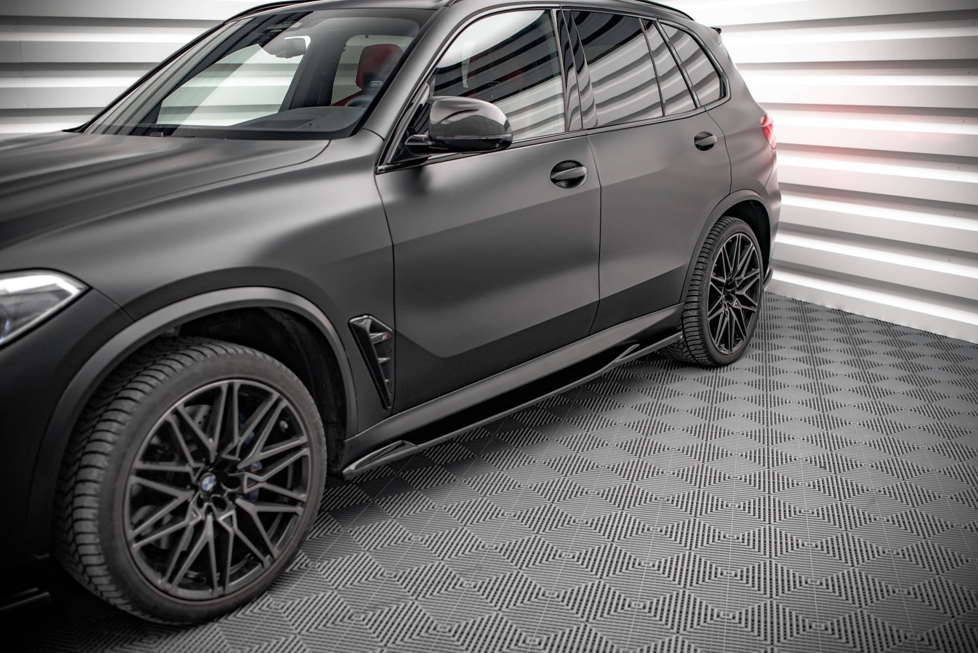 Maxton Design Street+ Seitenschweller Leisten passend für BMW X5M F95 / F95 Facelift schwarz Hochglanz