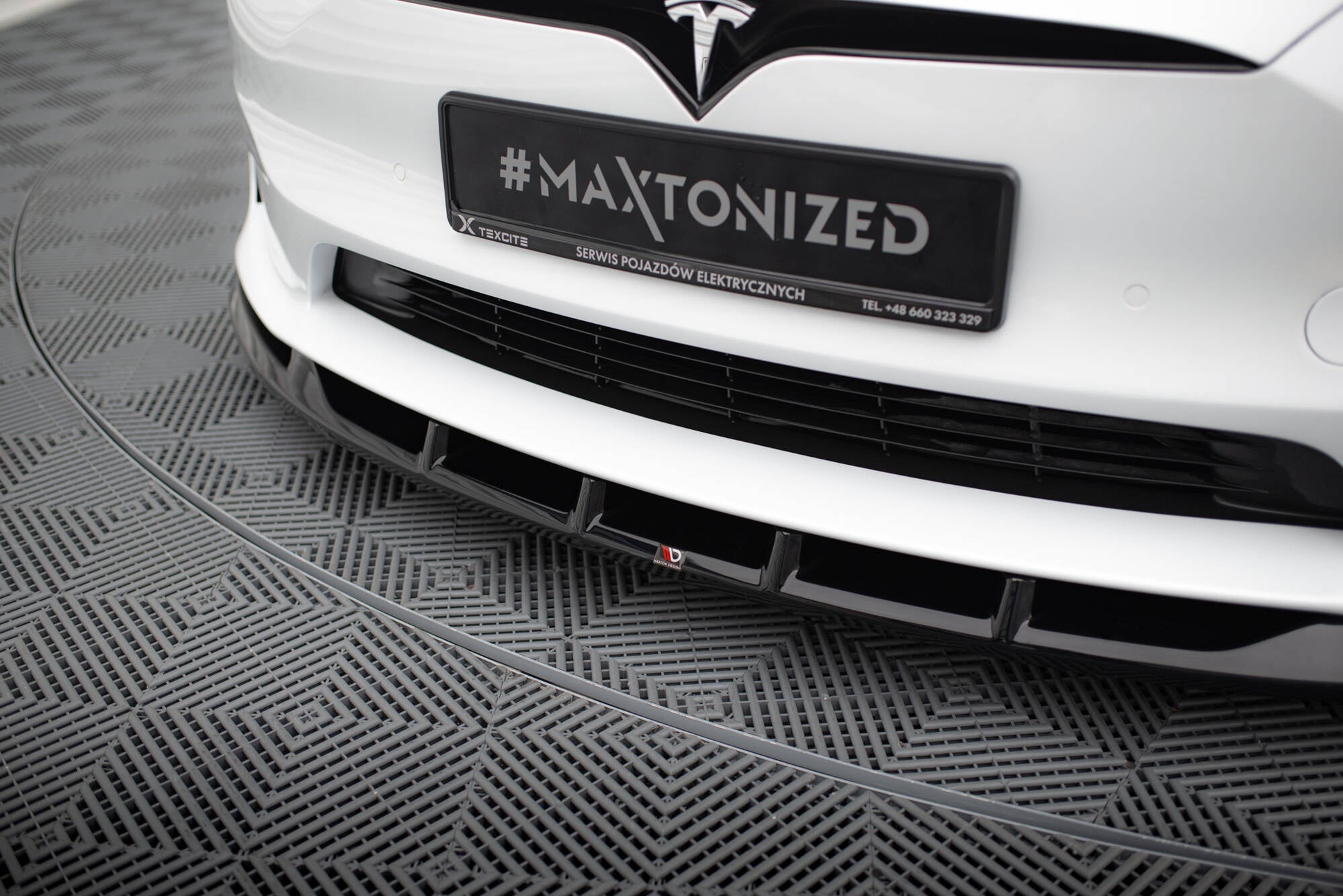 Maxton Design Street+ Spoilerlippe Front Ansatz V.3 passend für Tesla Model S Plaid Mk1 Facelift schwarz Hochglanz