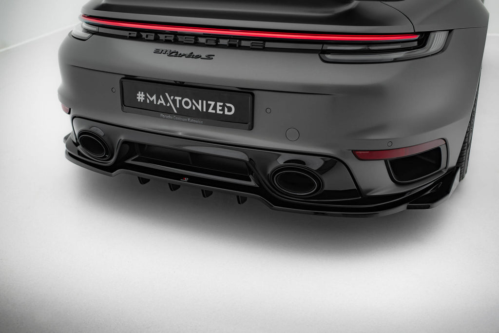 Maxton Design Street+ Mittlerer Diffusor RACE passend für Porsche 911 Turbo S Sport Package 992 schwarz Hochglanz