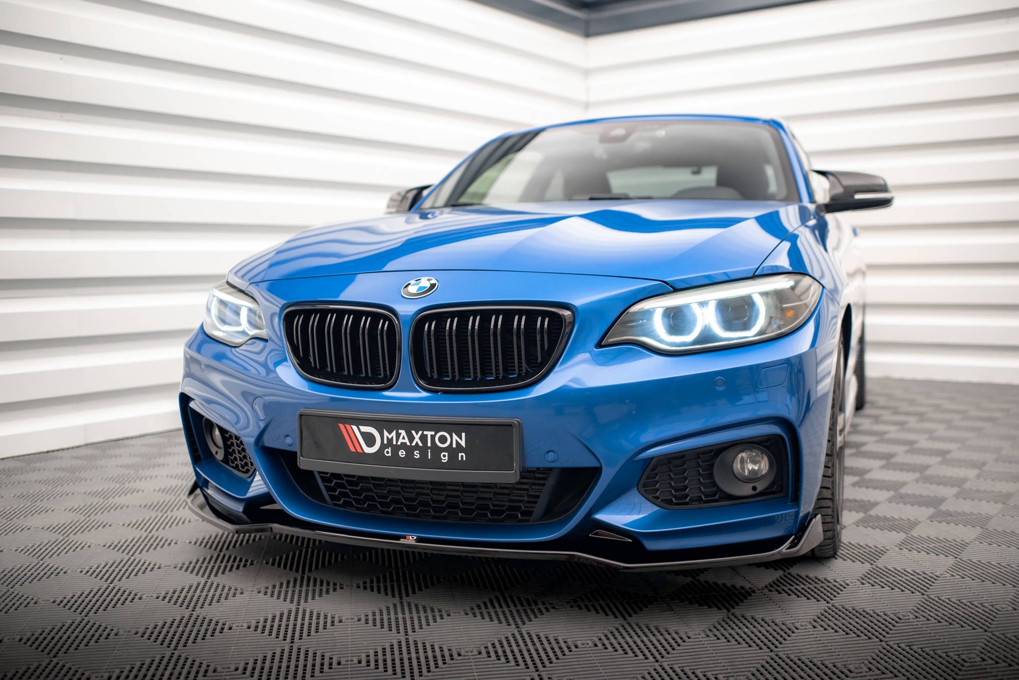 Maxton Design Street+ Spoilerlippe Front Ansatz V.1 passend für BMW 2 M-Paket F22 schwarz Hochglanz