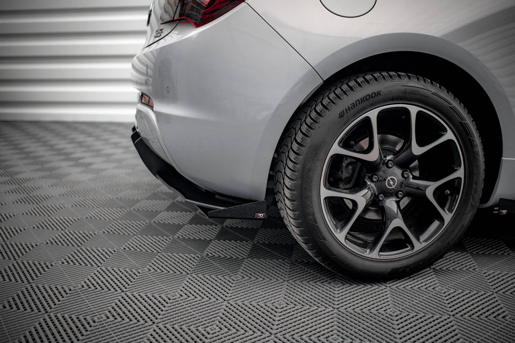 Maxton Design Robuste Racing Diffusor Heck Ansatz + Flaps passend für Opel Astra GTC OPC-Line J schwarz Hochglanz