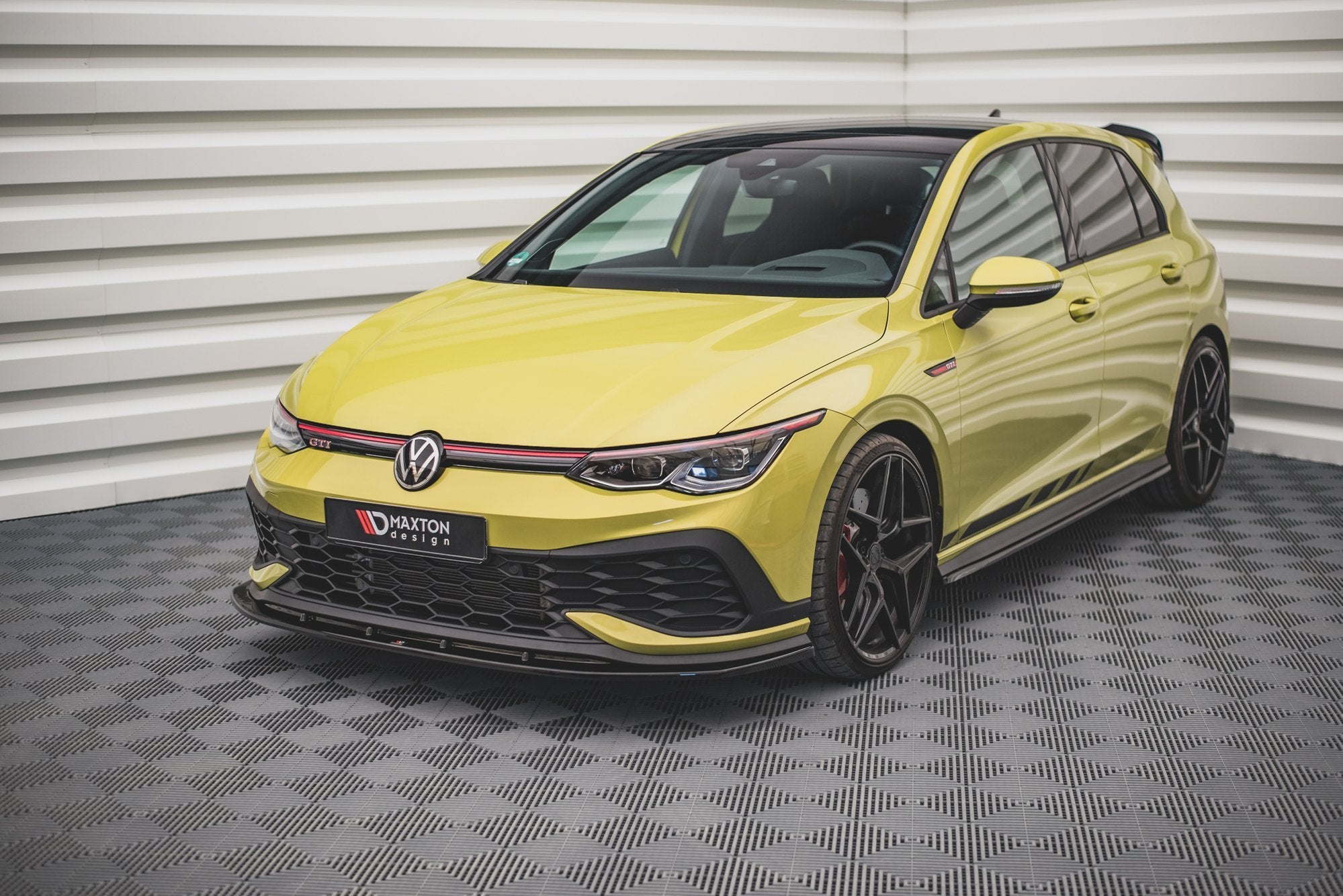 Maxton Design Street+ Spoilerlippe Front Ansatz V.4 passend für VW Golf GTI Clubsport Mk8 schwarz Hochglanz