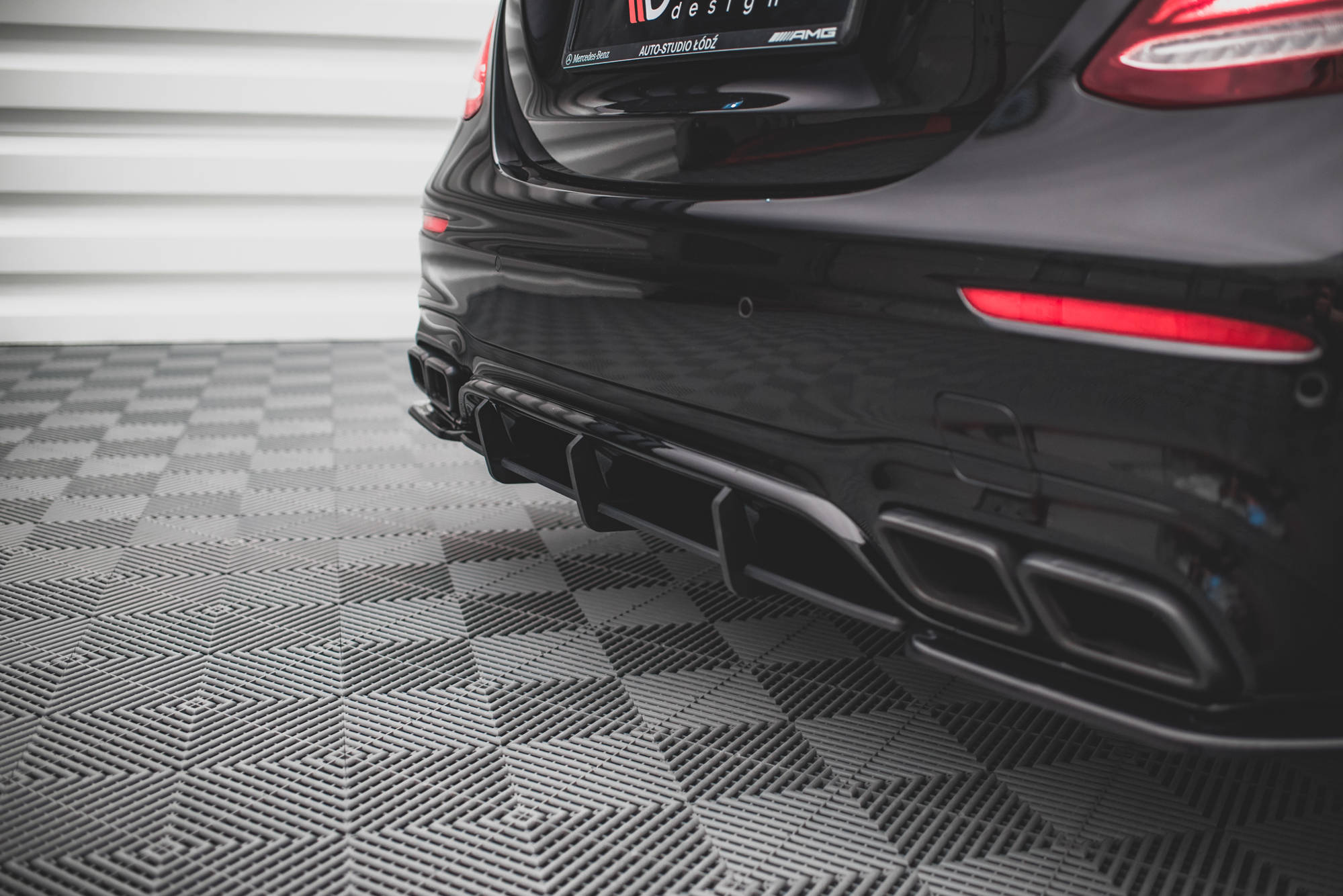 Maxton Design Street Pro Heckschürze passend für Mercedes-Benz E63 AMG Kombi/Limousine S213/W213